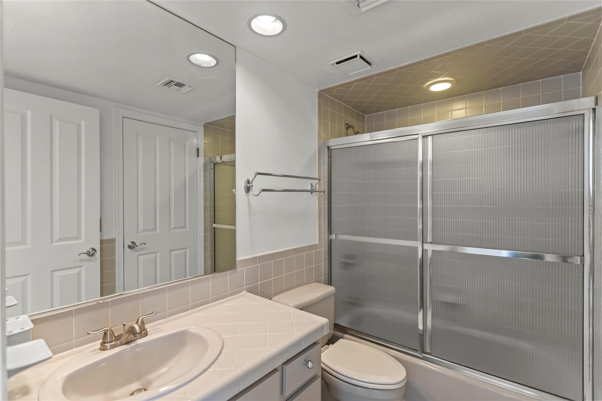 320 SE 12th Ave