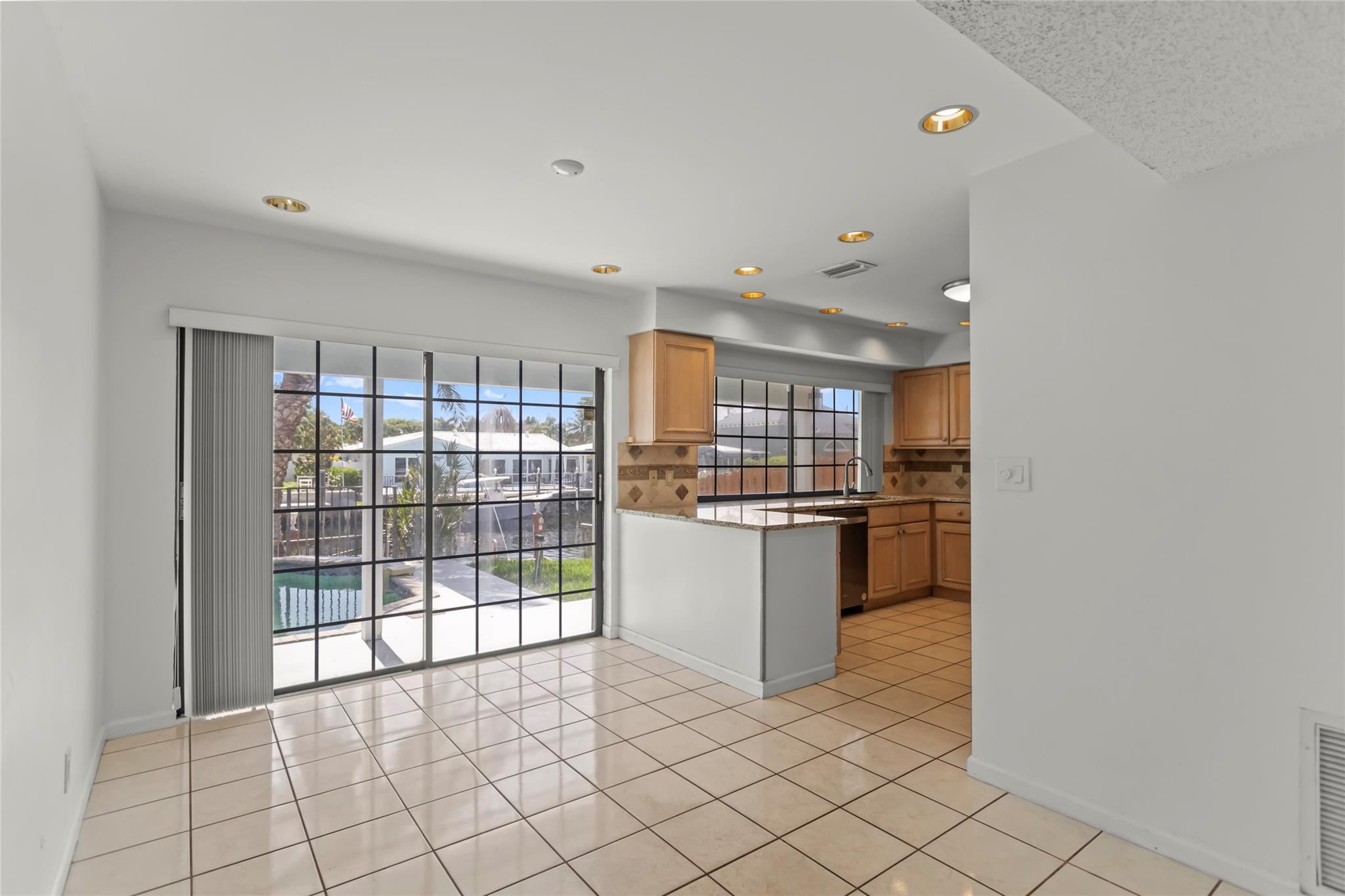 320 SE 12th Ave