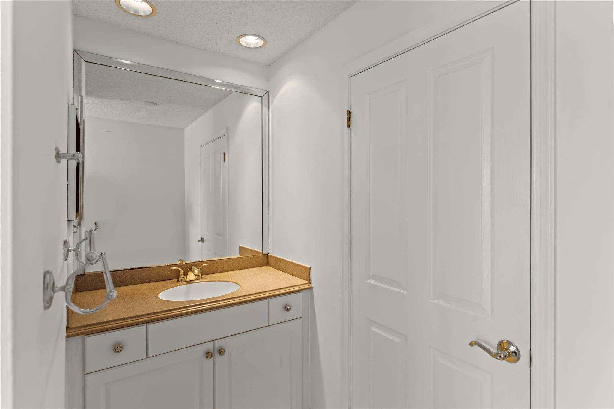 320 SE 12th Ave