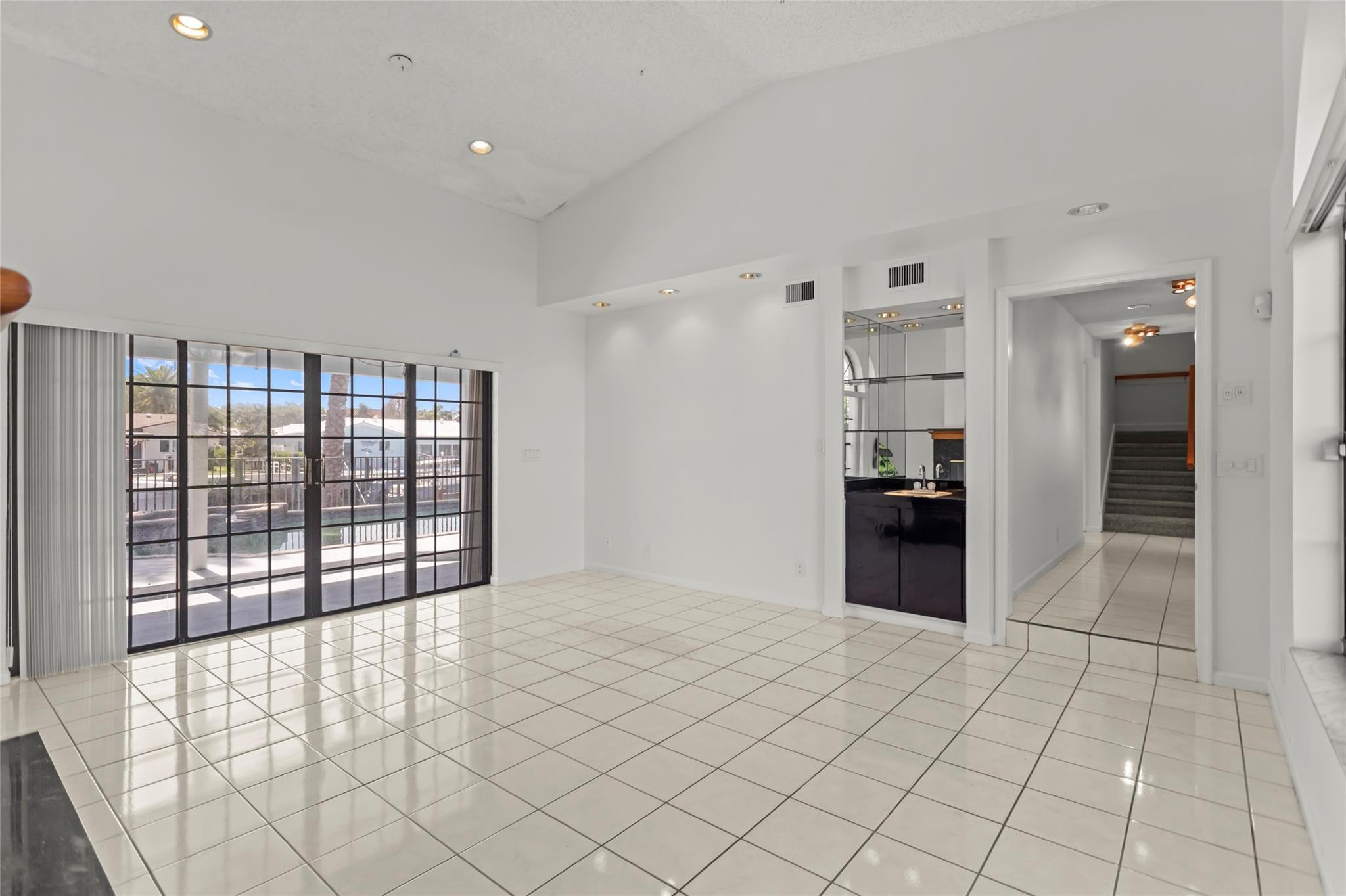 320 SE 12th Ave