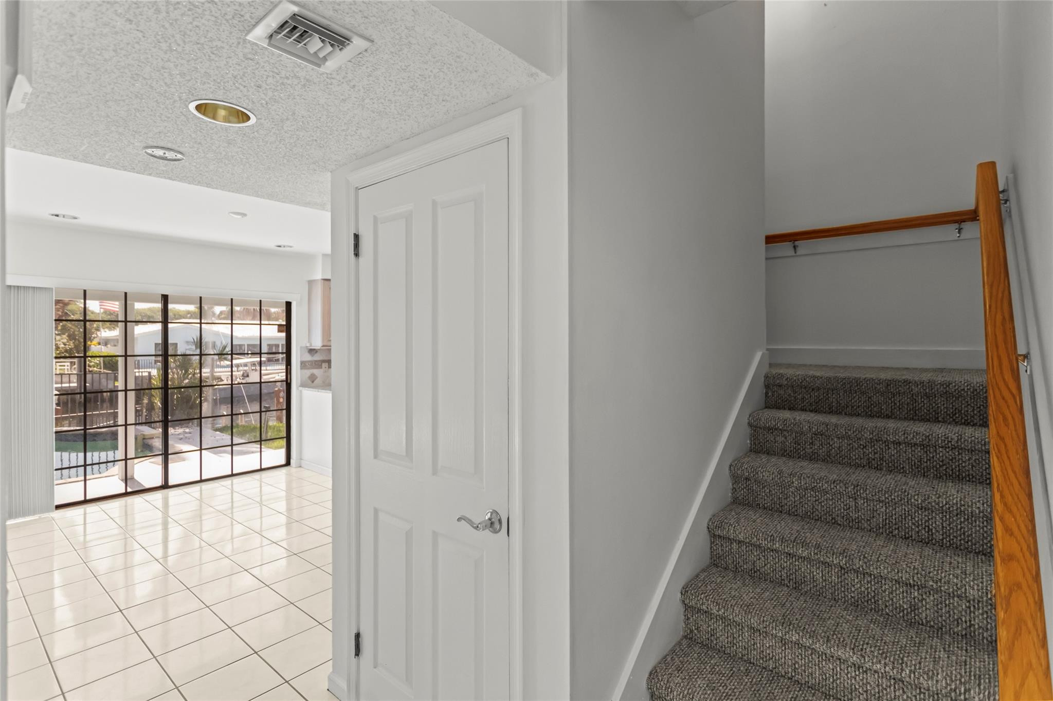 320 SE 12th Ave