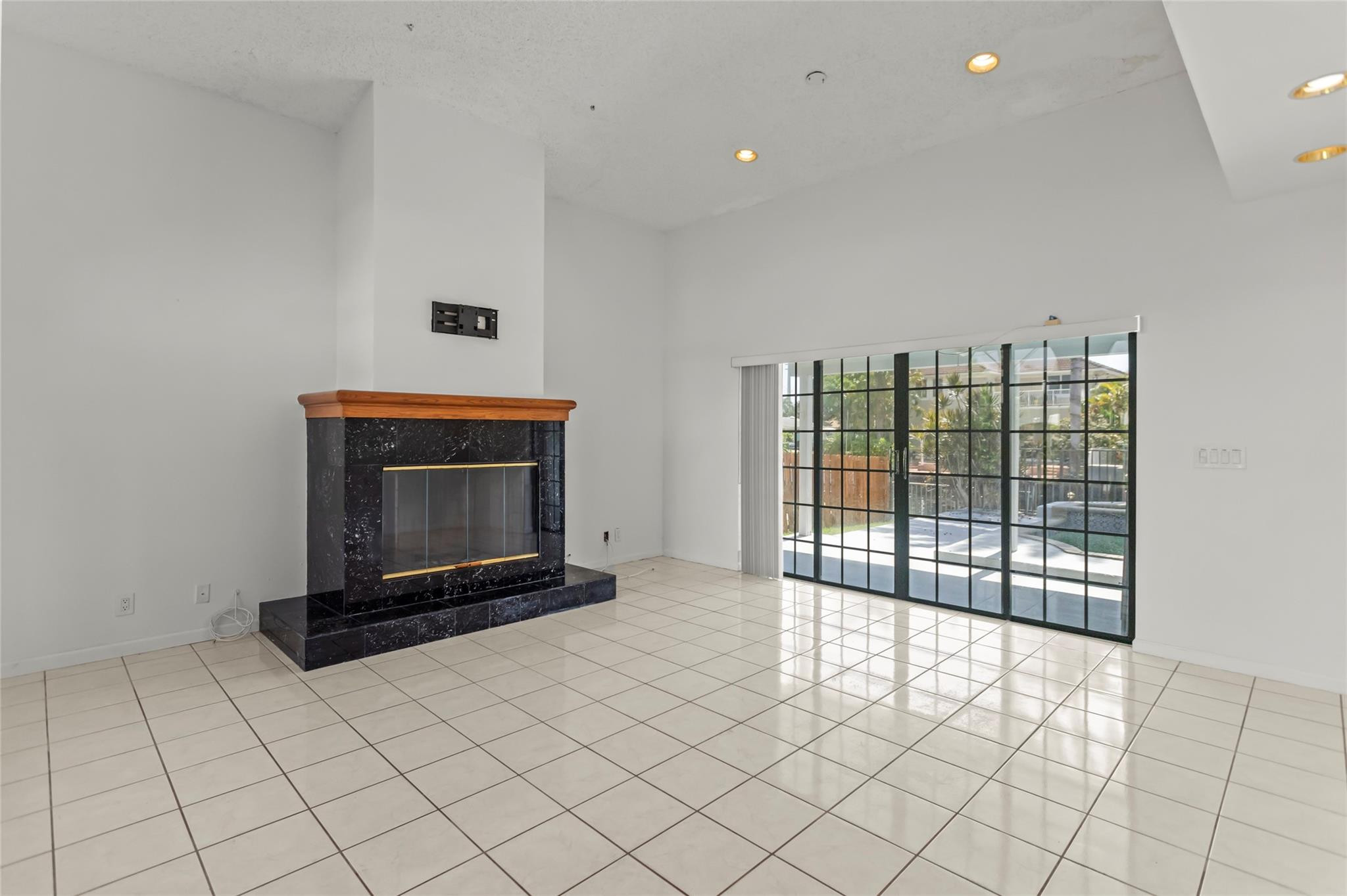 320 SE 12th Ave