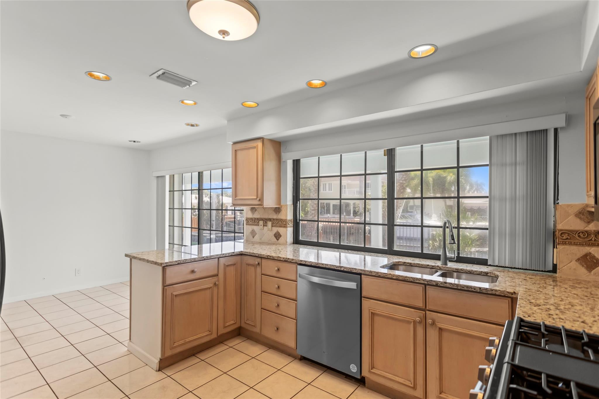 320 SE 12th Ave