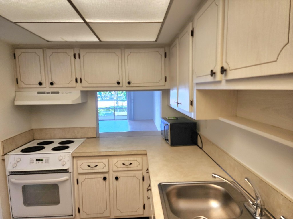 2301 NE 14th Street Cswy 205W