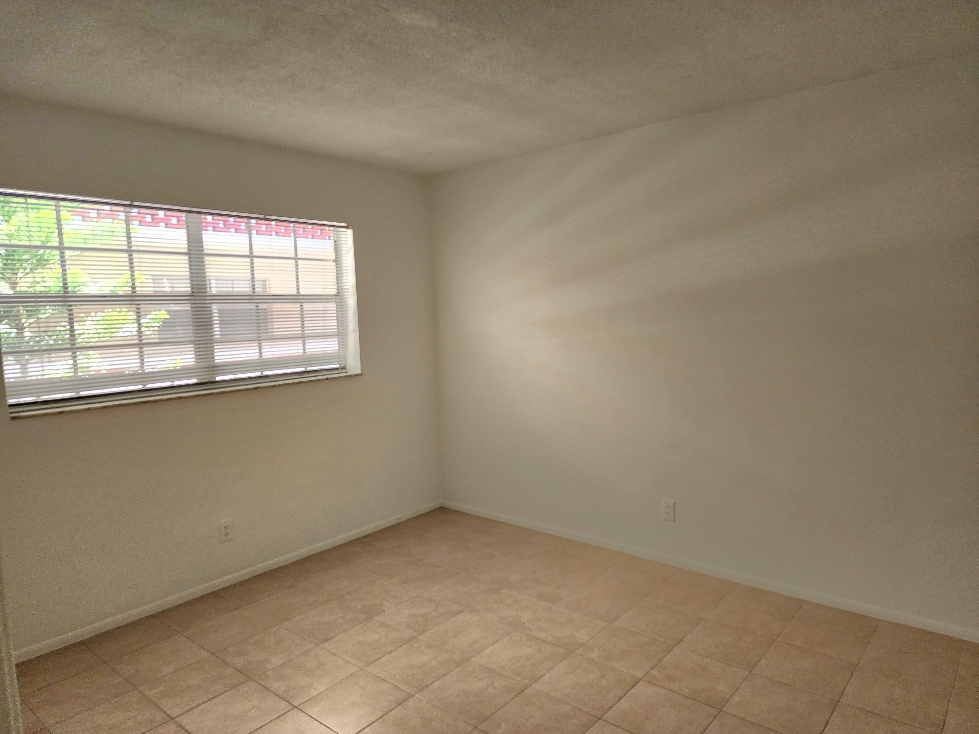 2301 NE 14th Street Cswy 205W