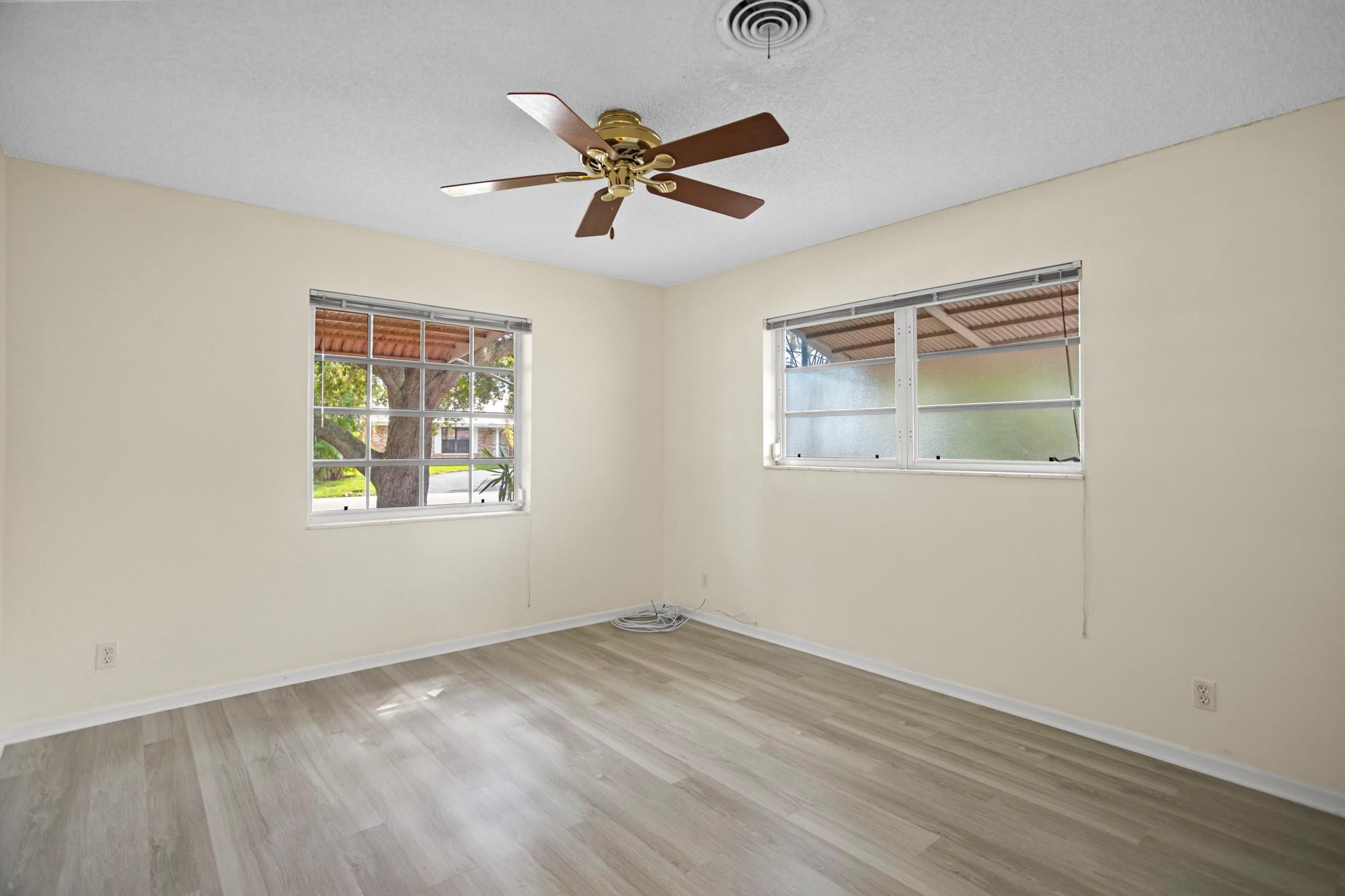 381 SE 14th Ave