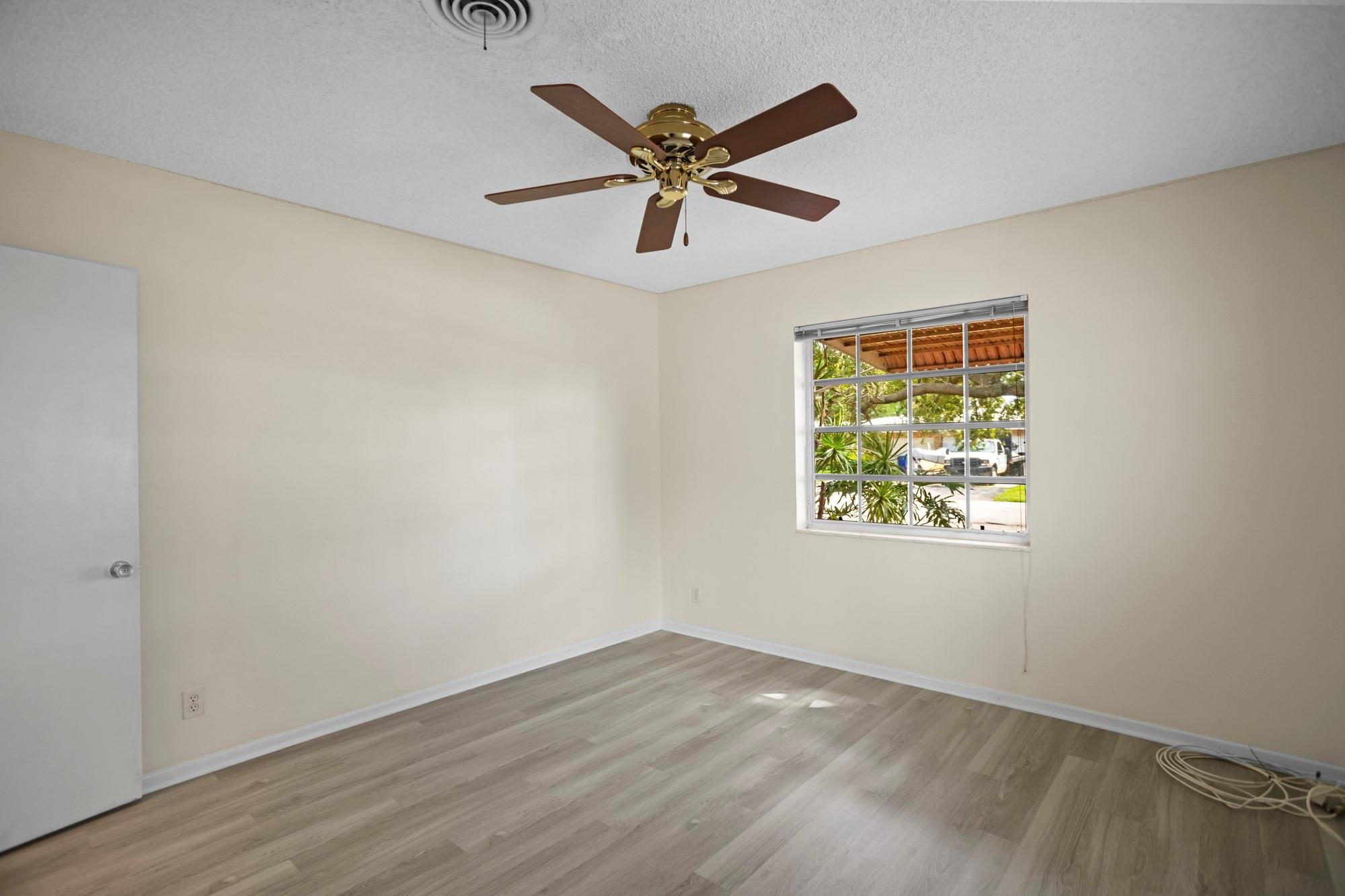 381 SE 14th Ave