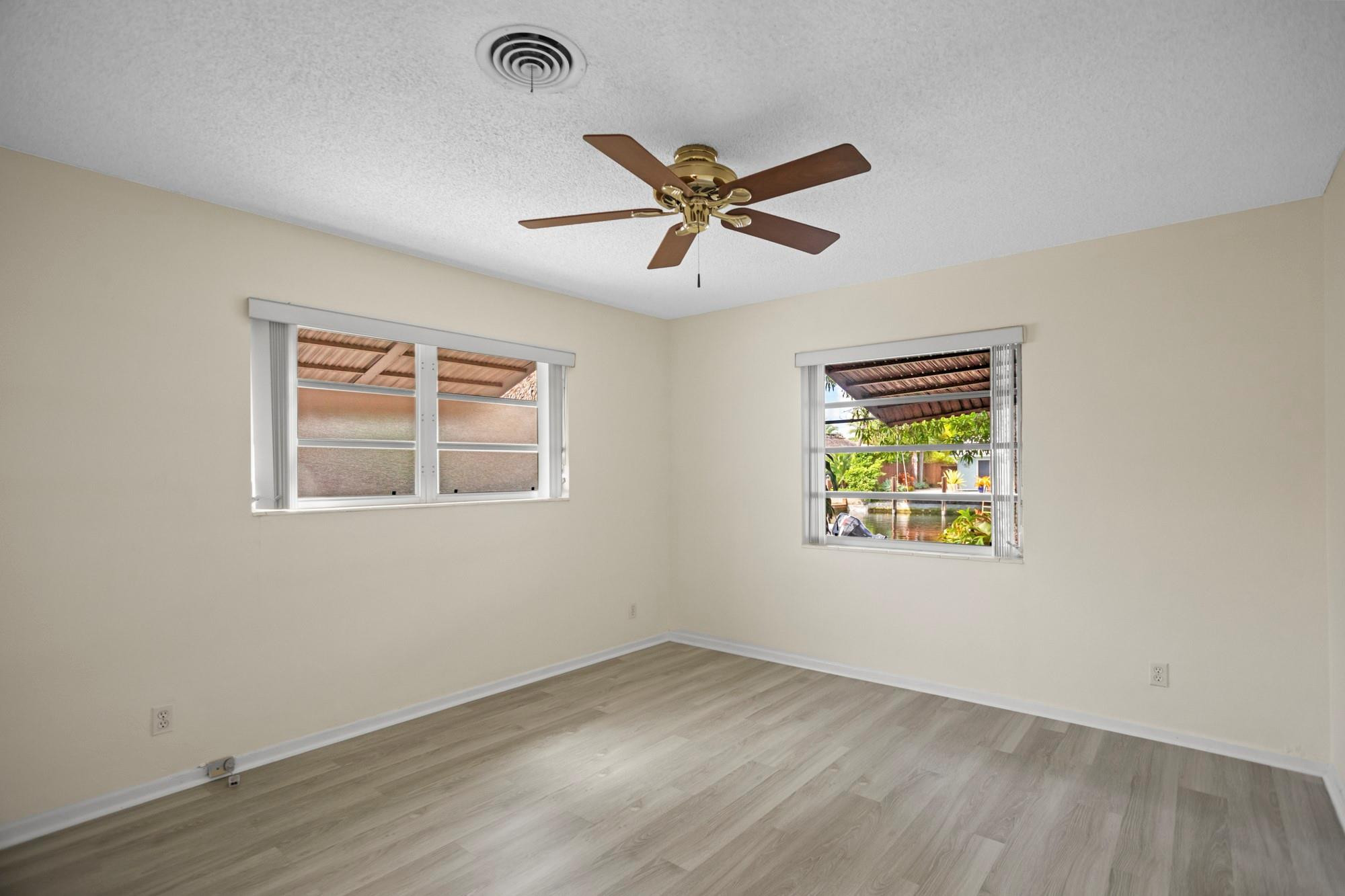 381 SE 14th Ave