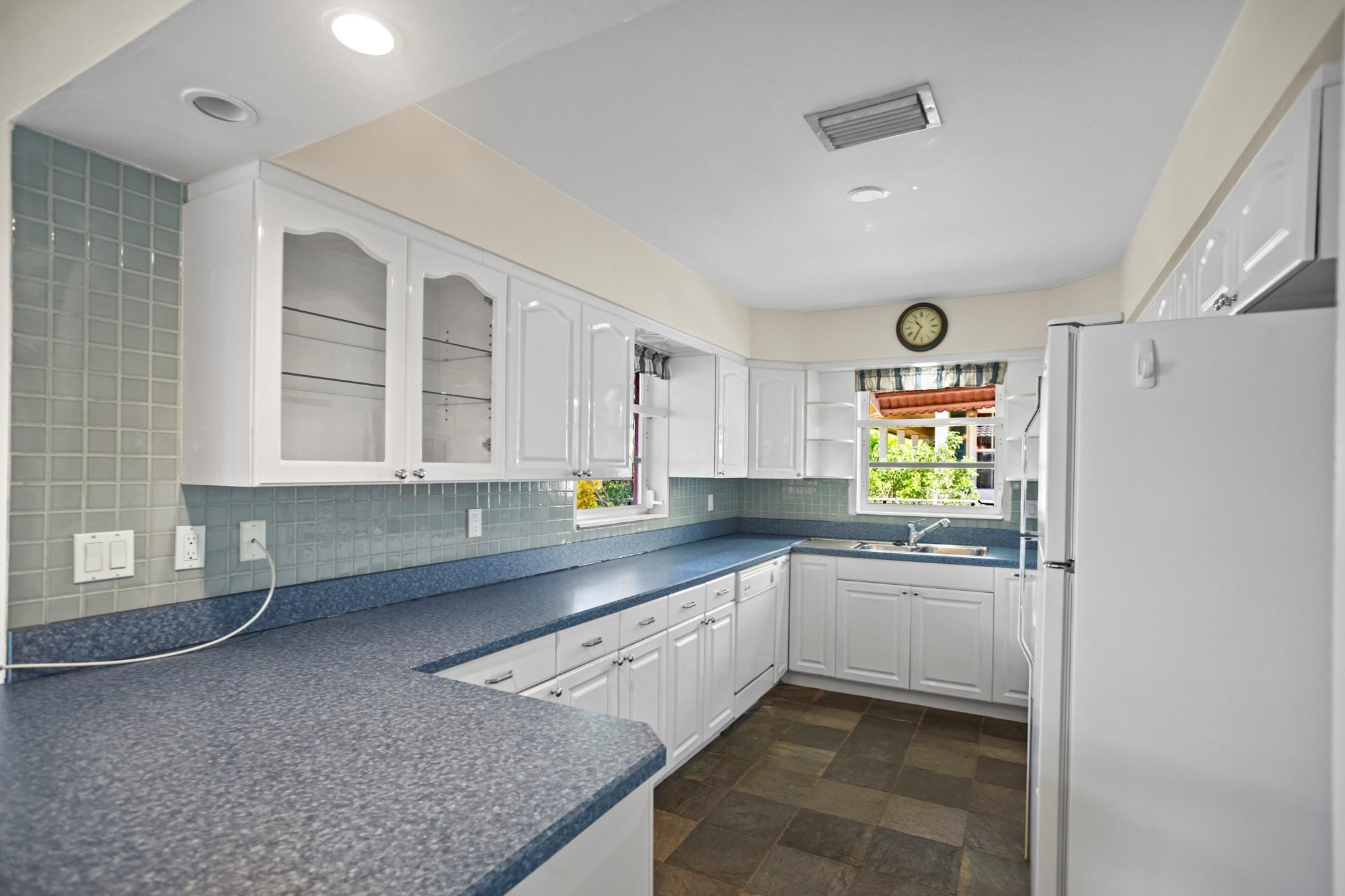 381 SE 14th Ave