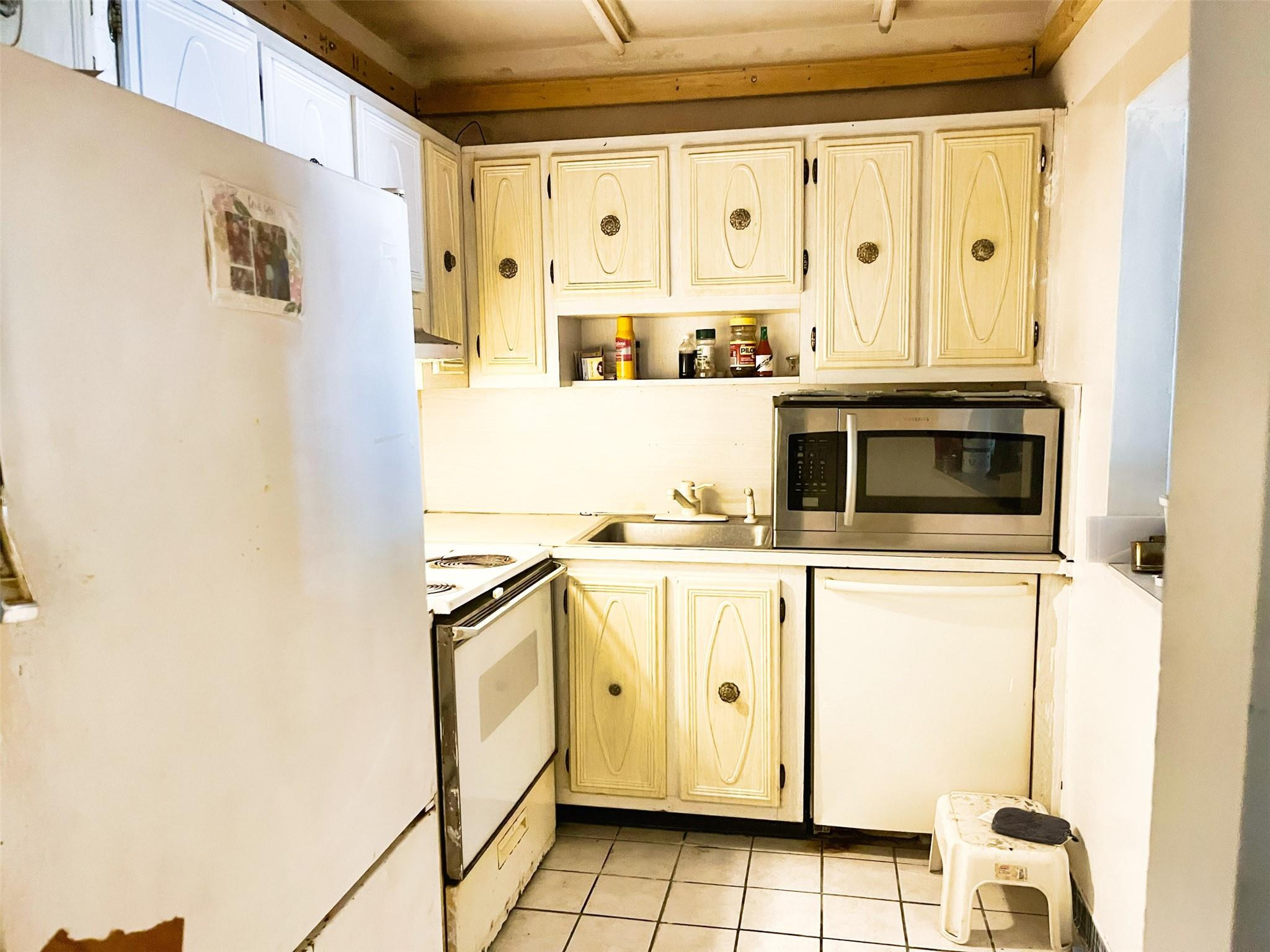 101 E Mcnab Rd 306