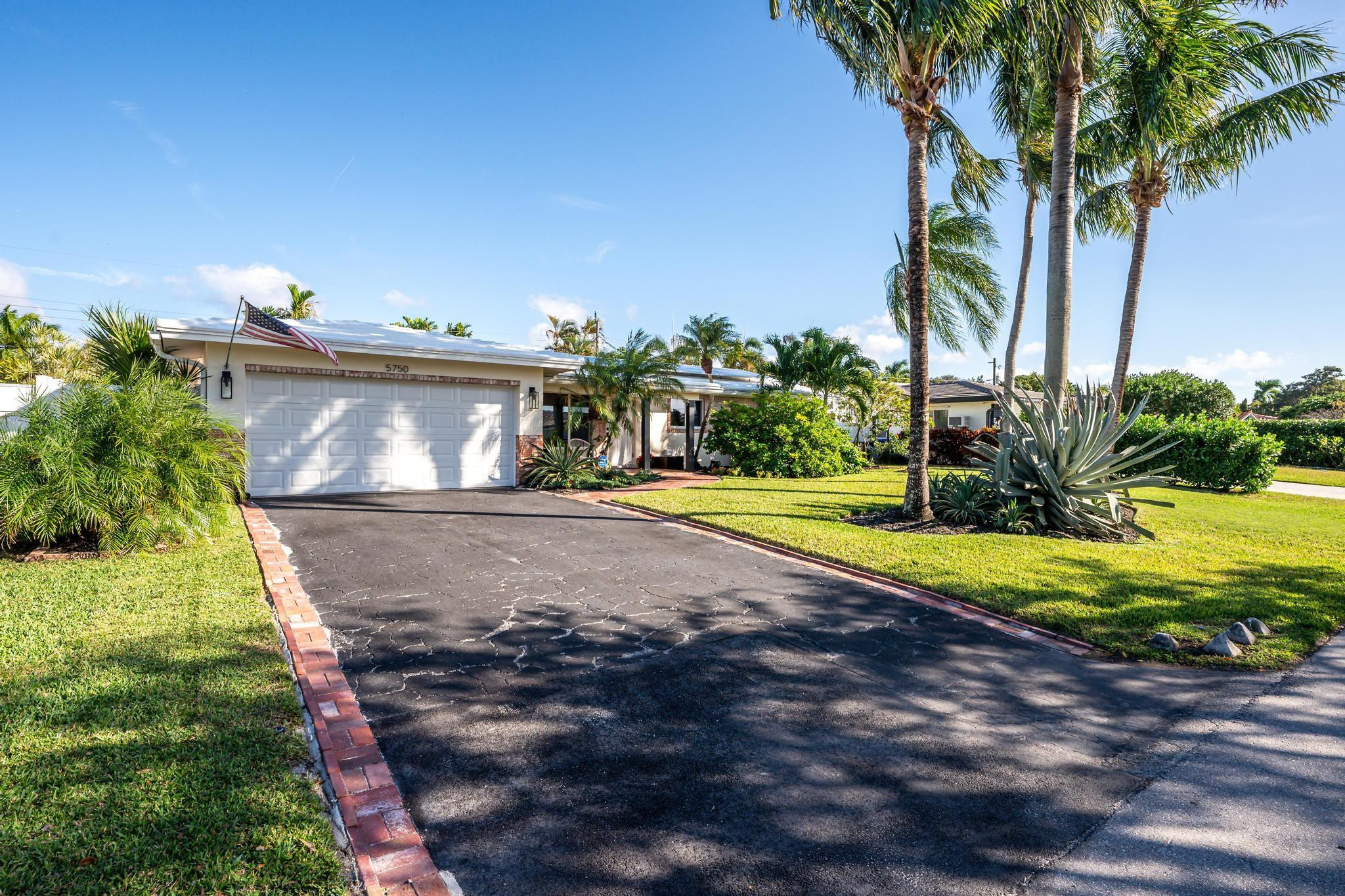 5750 NE 19th Ter