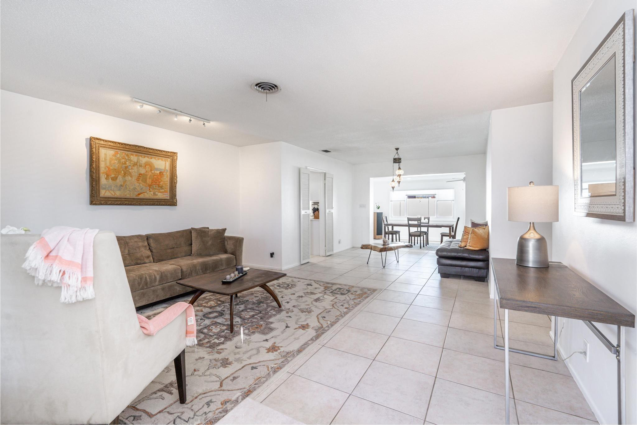 5750 NE 19th Ter
