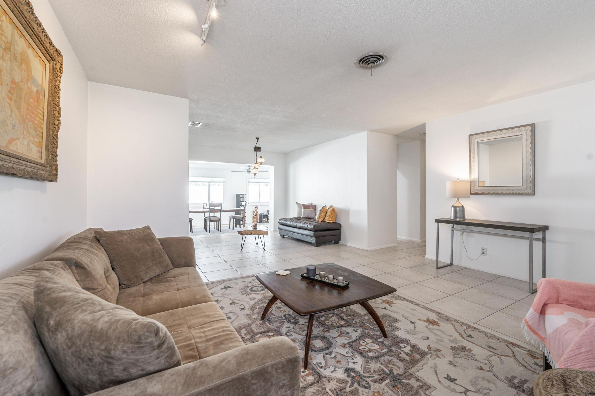 5750 NE 19th Ter