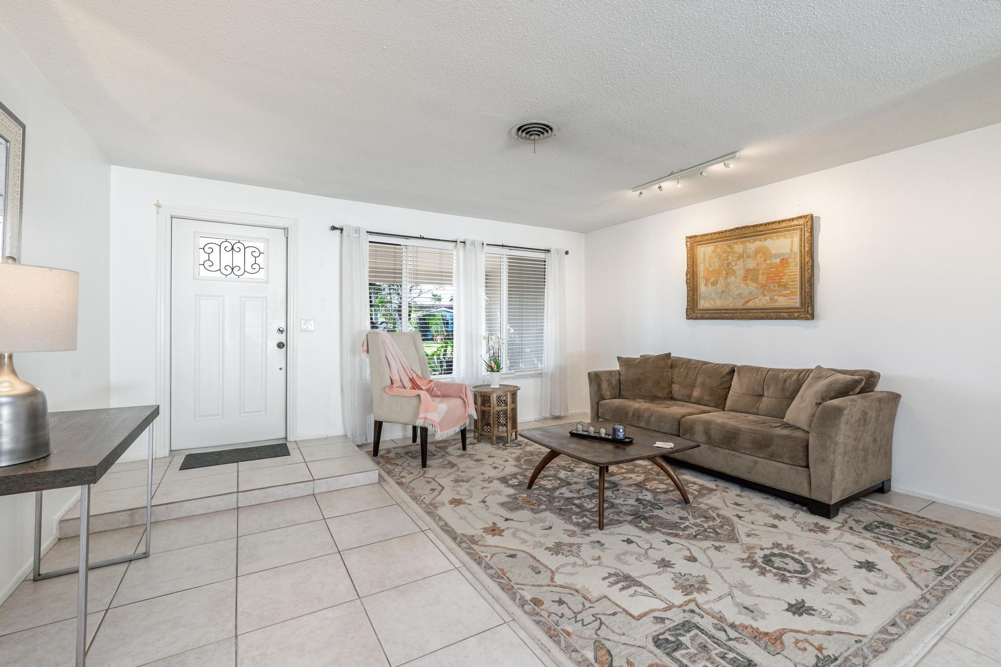 5750 NE 19th Ter