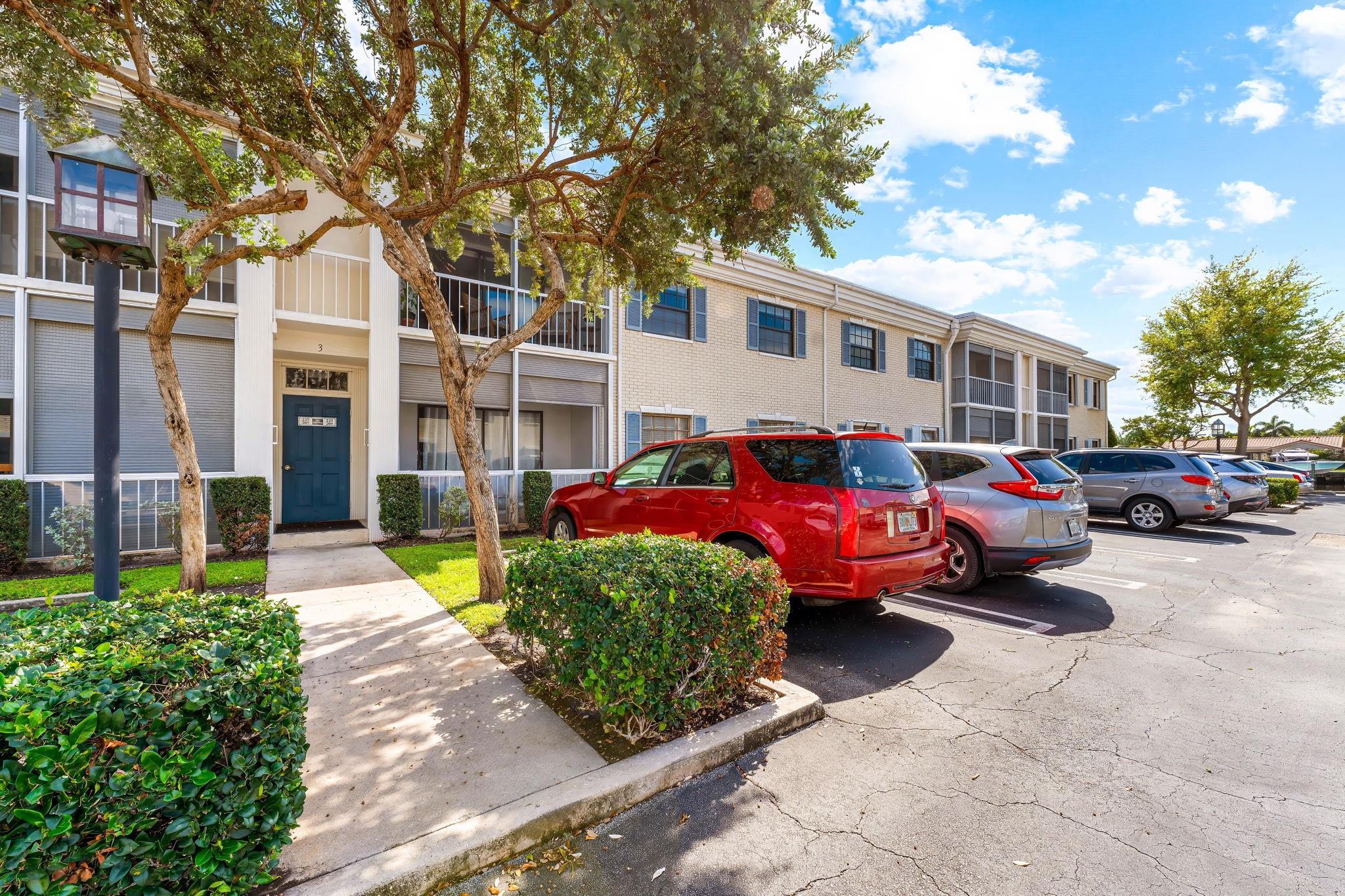 120 Cypress Club Dr 225