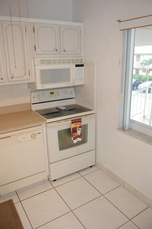 7205 NW 5th Pl 201