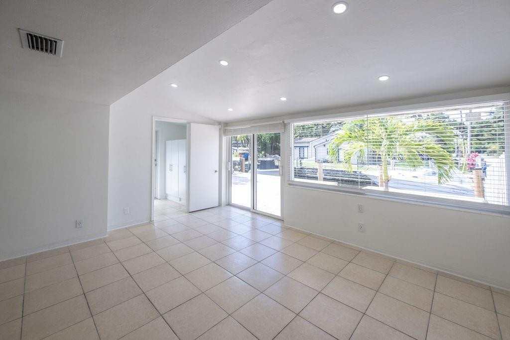 930 Orange Isle