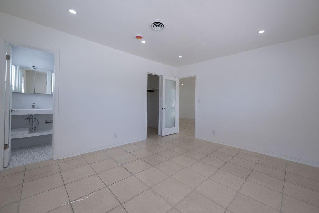 930 Orange Isle