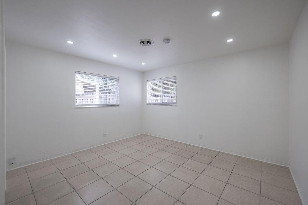 930 Orange Isle