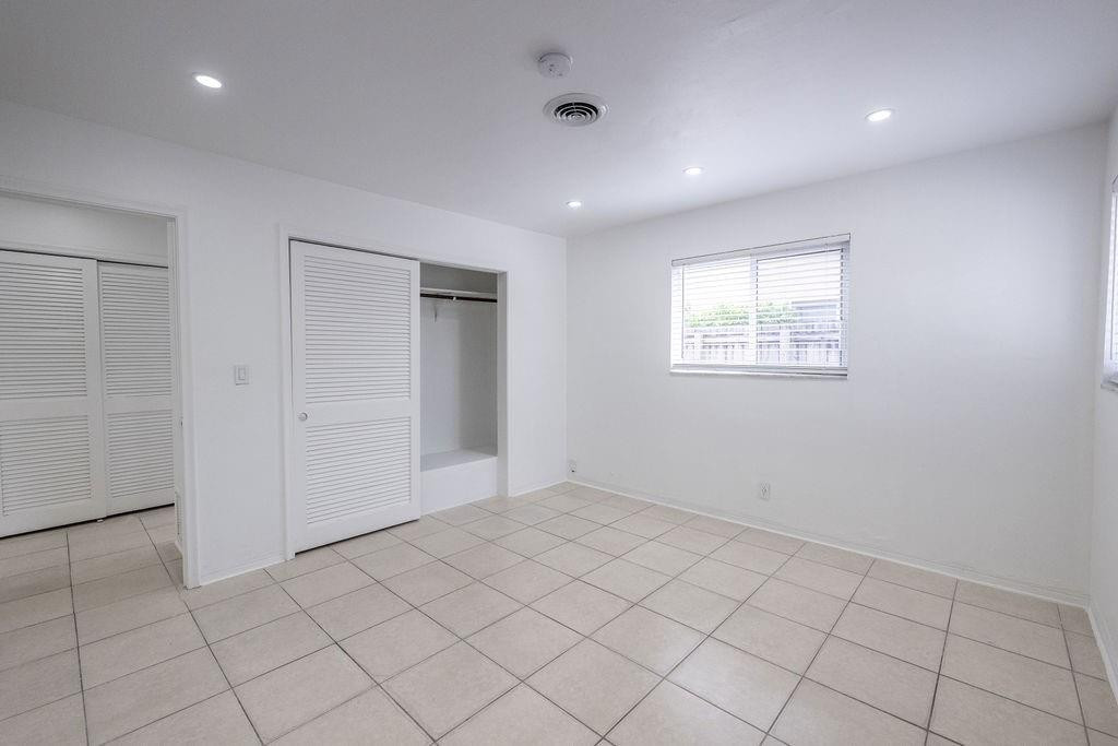 930 Orange Isle