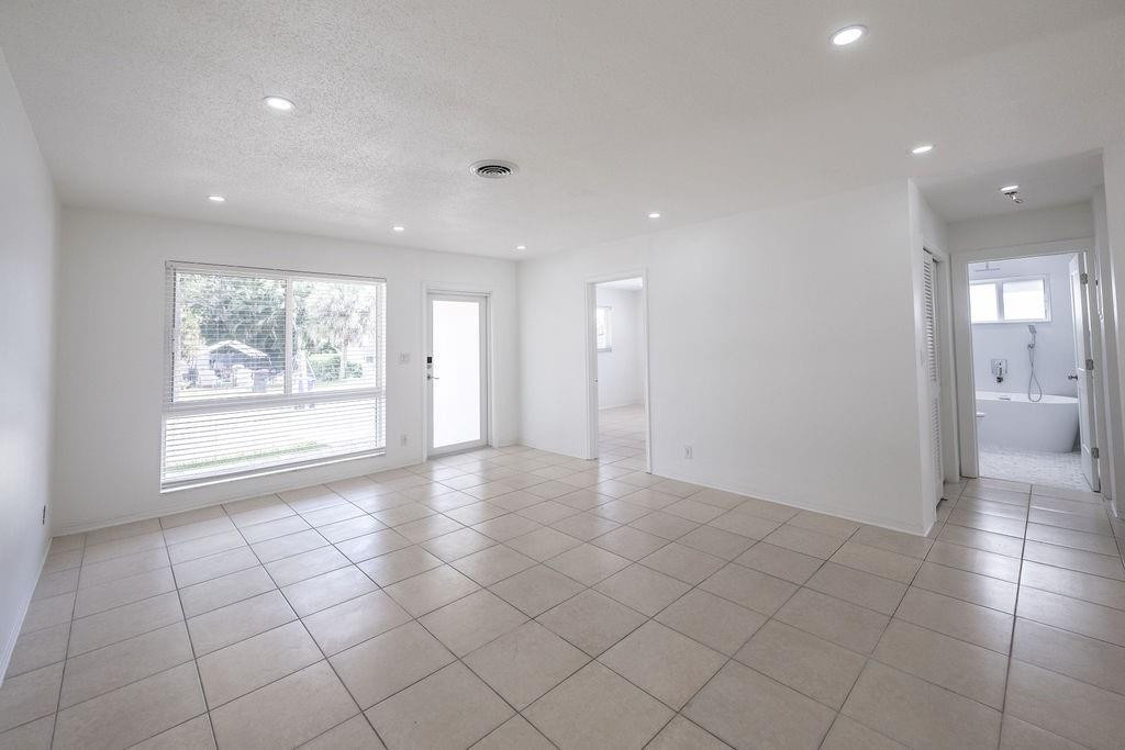 930 Orange Isle