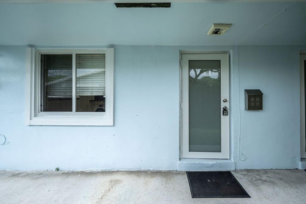 750 SW 2nd St 1