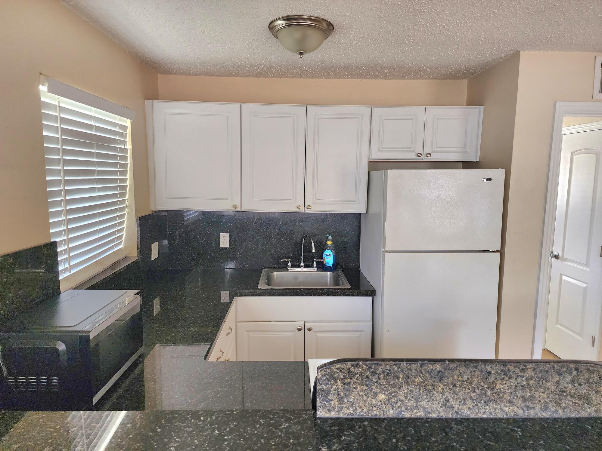 750 SW 2nd St 1