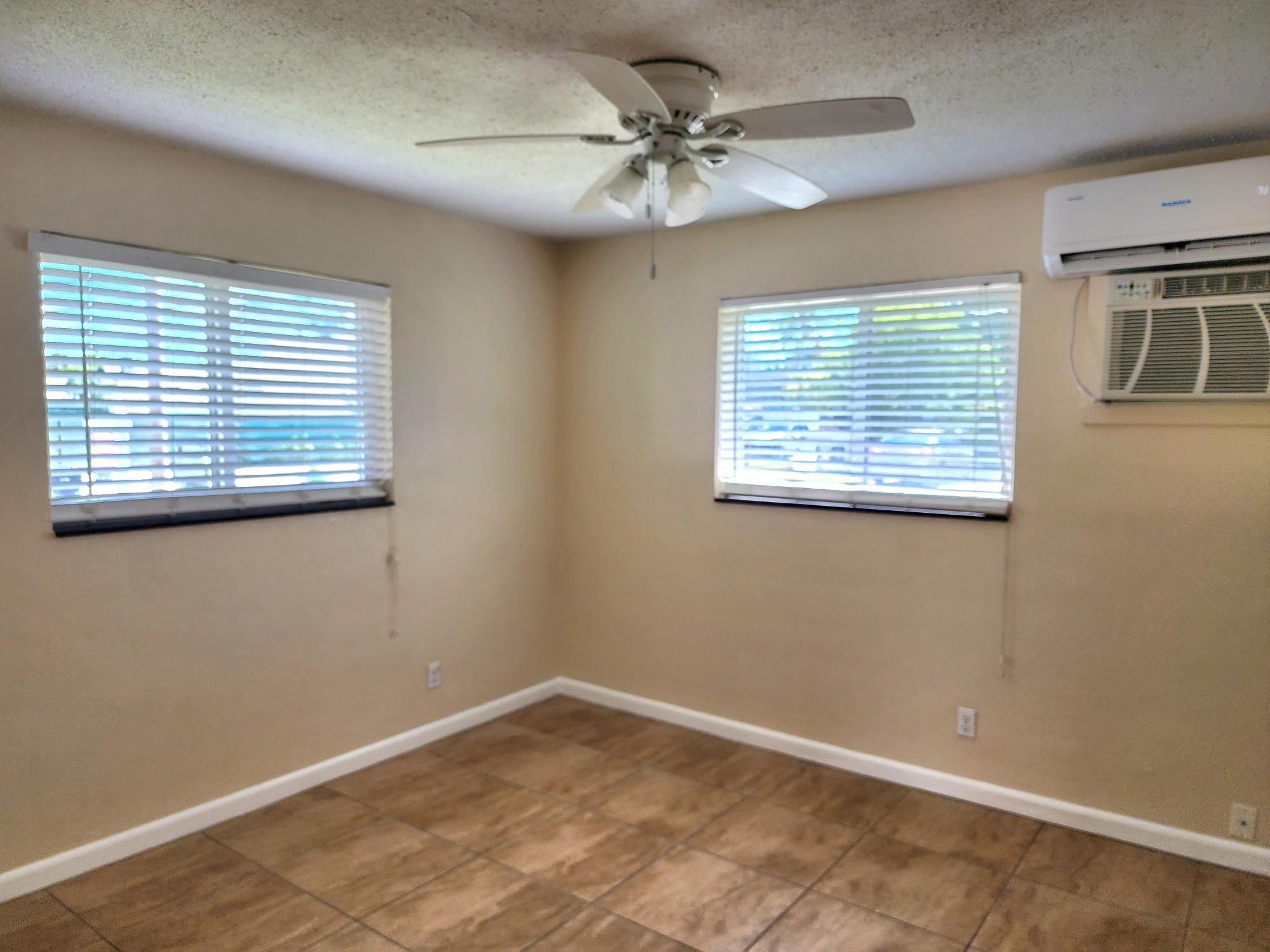 750 SW 2nd St 1