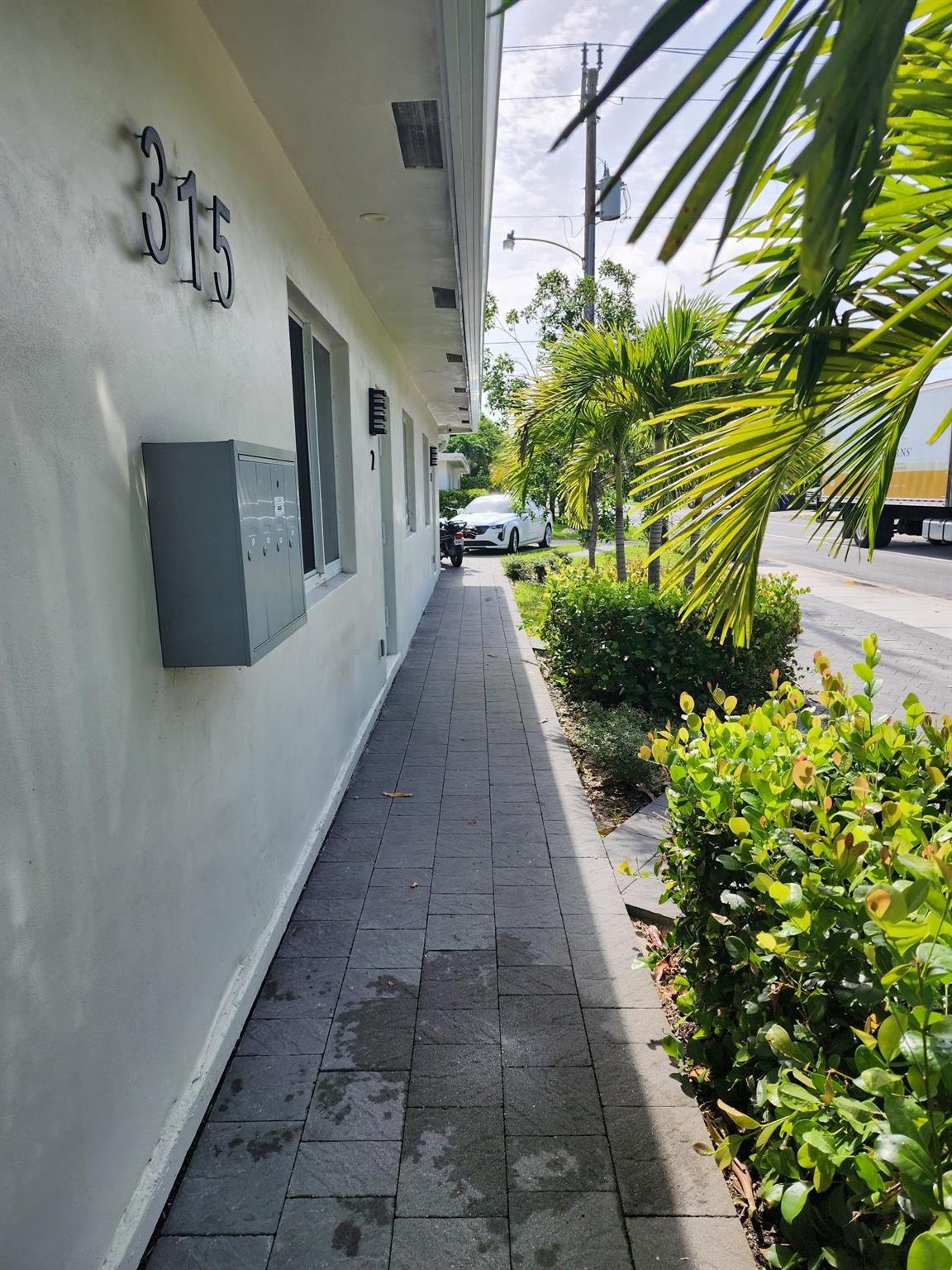 315 SW 7th St