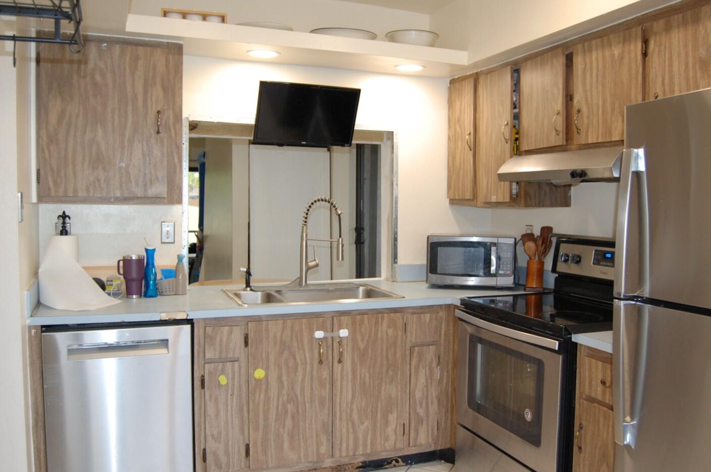 6450 Pinehurst Circle