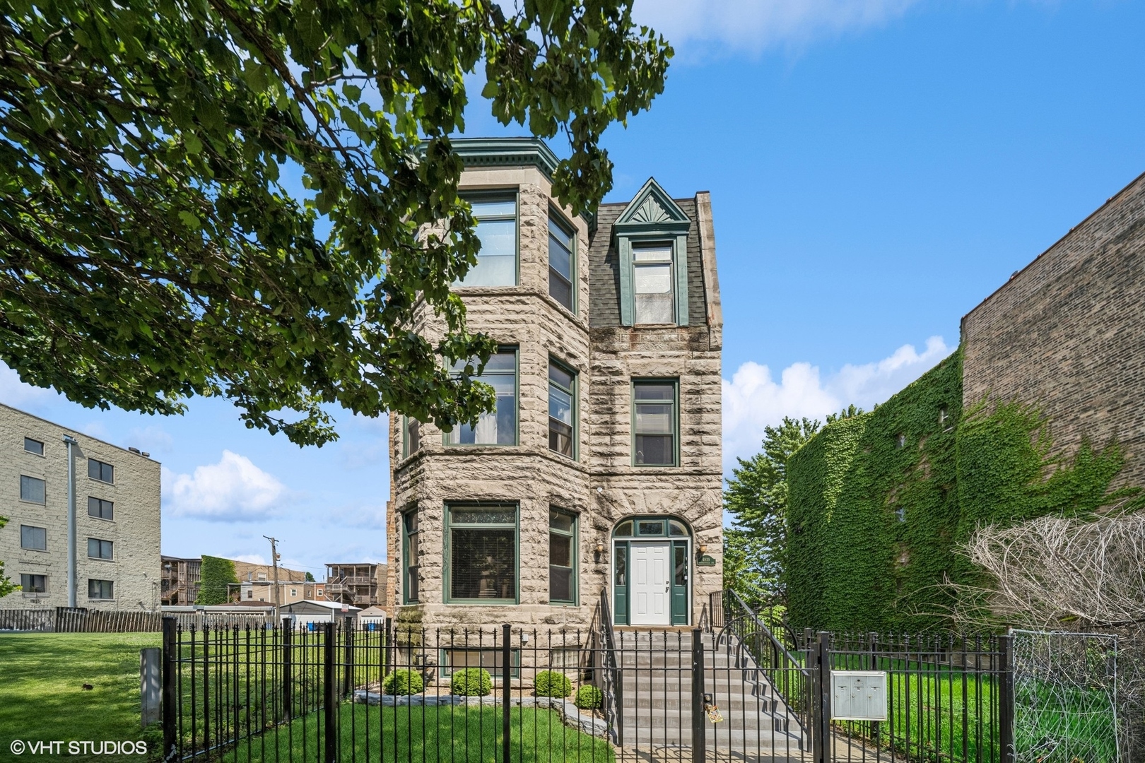 4939 S Forrestville Avenue Unit: 2