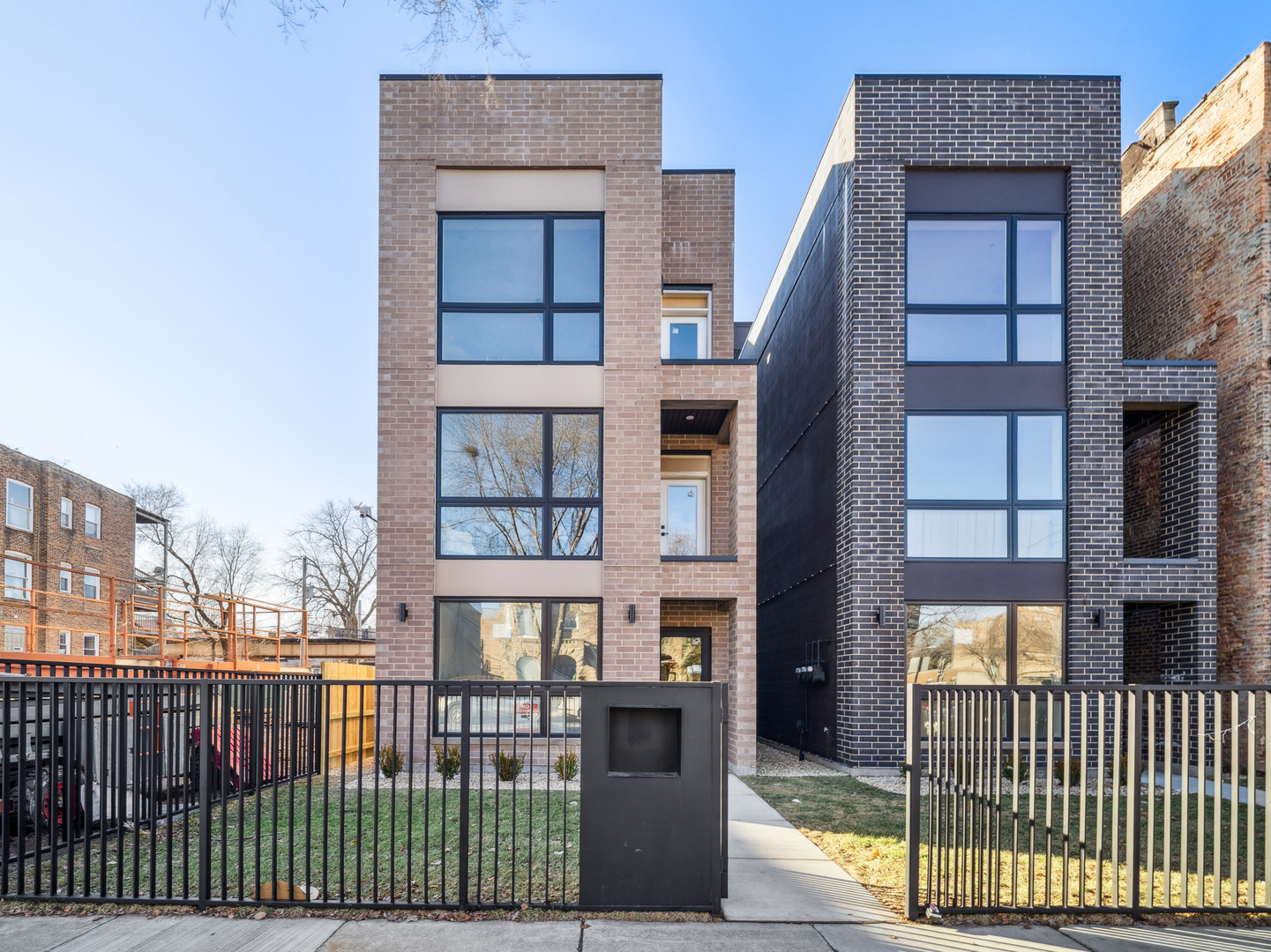 4208 S Calumet Avenue Unit: 301