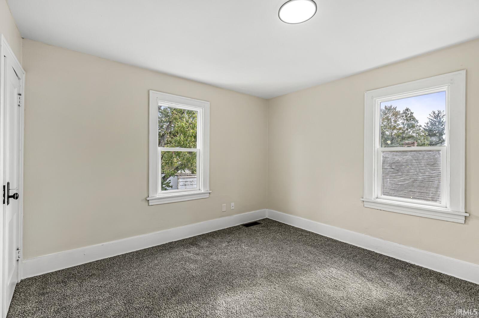 1142 N Brookfield Street