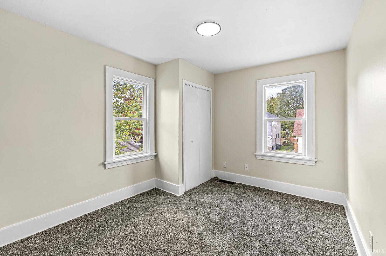 1142 N Brookfield Street