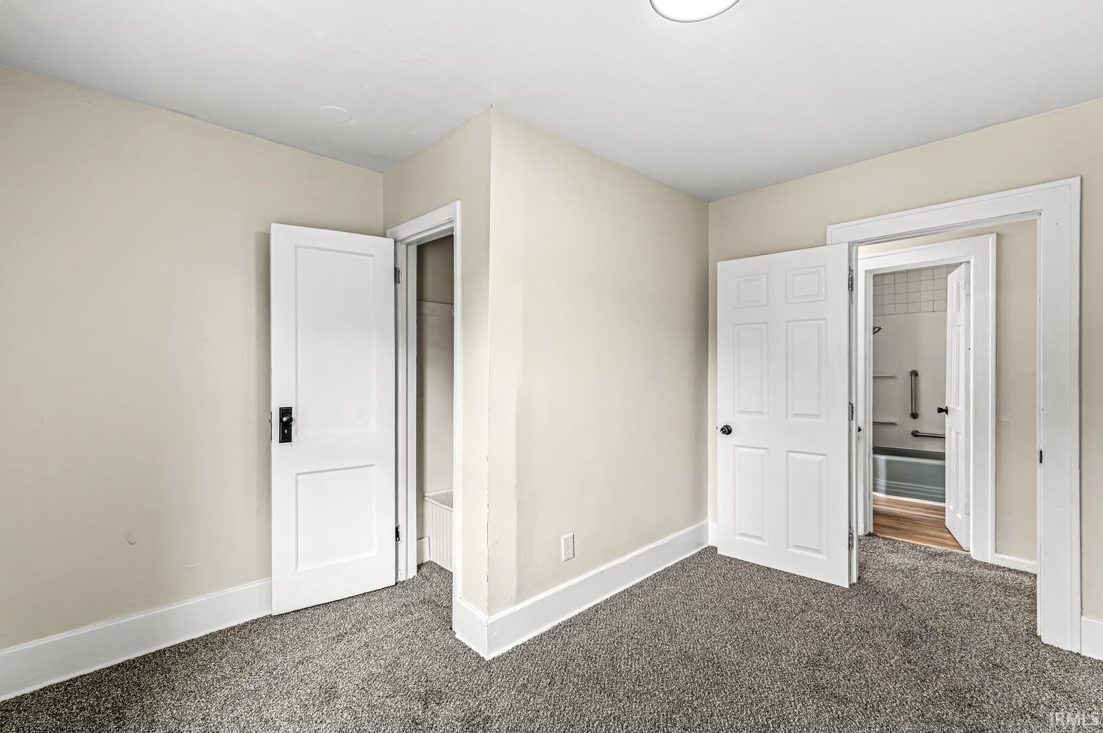 1142 N Brookfield Street