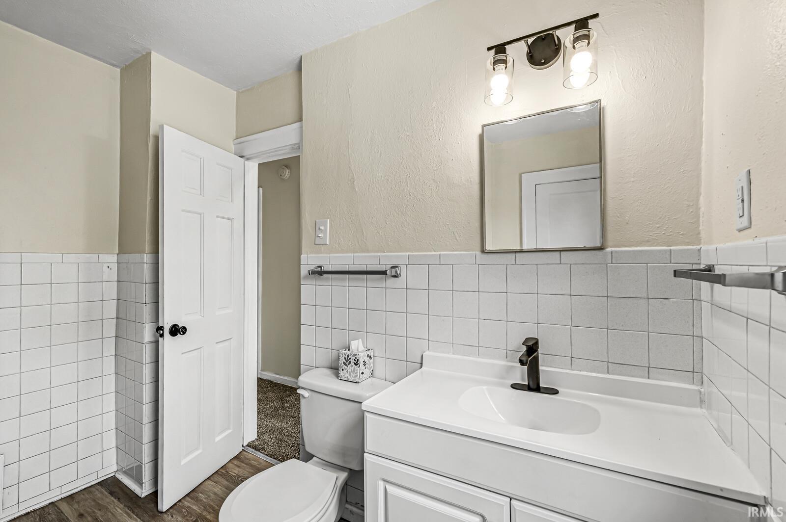 1142 N Brookfield Street