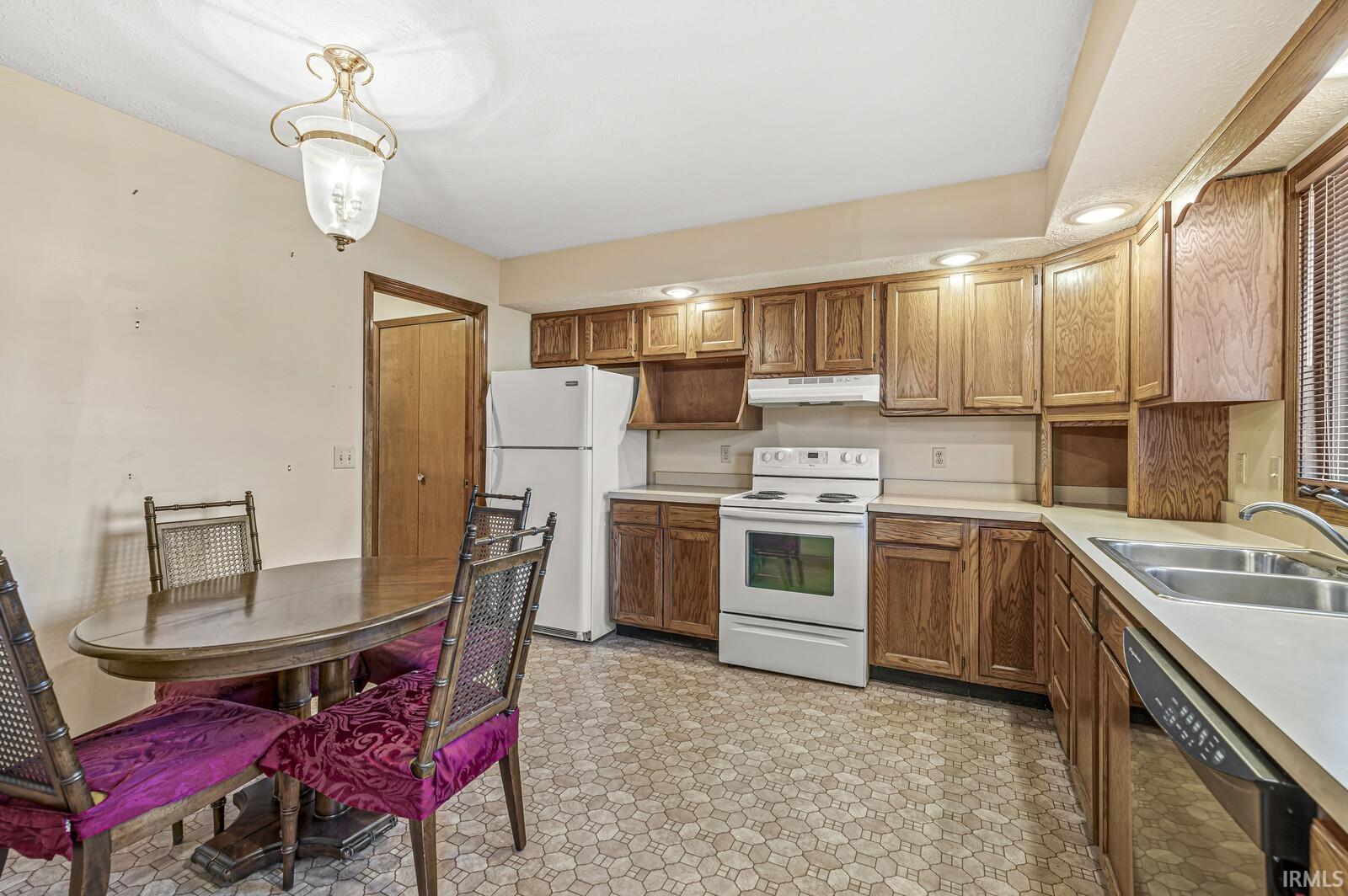 1734 Lowell Wood West