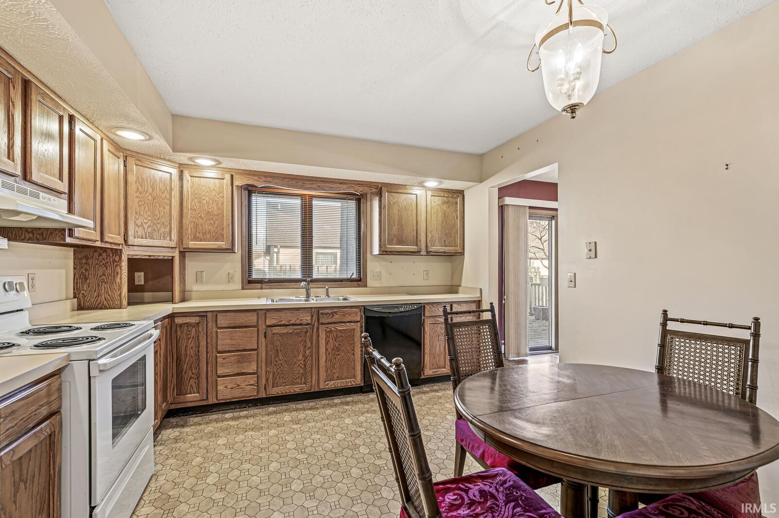 1734 Lowell Wood West