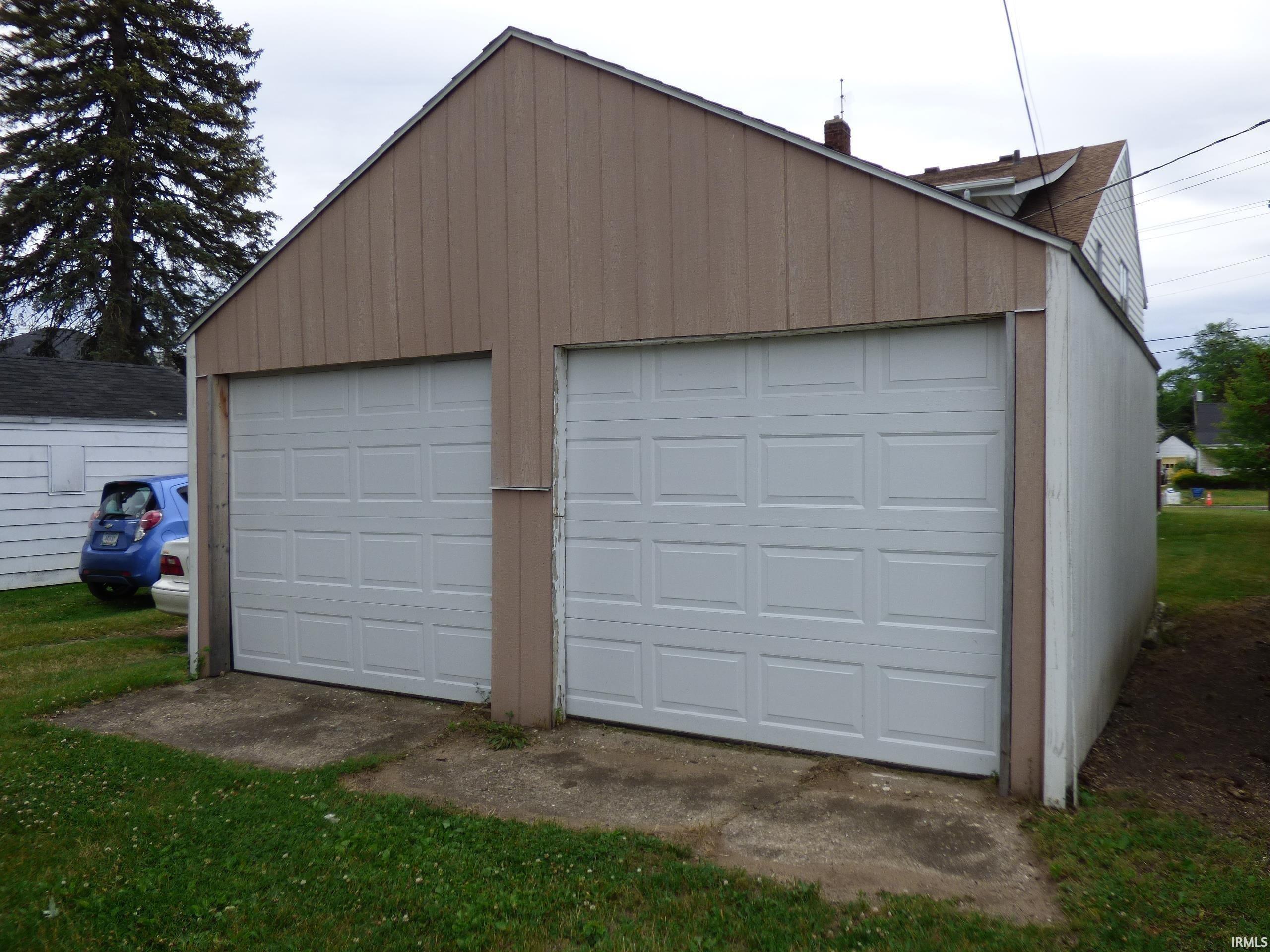 922 S Twyckenham Drive