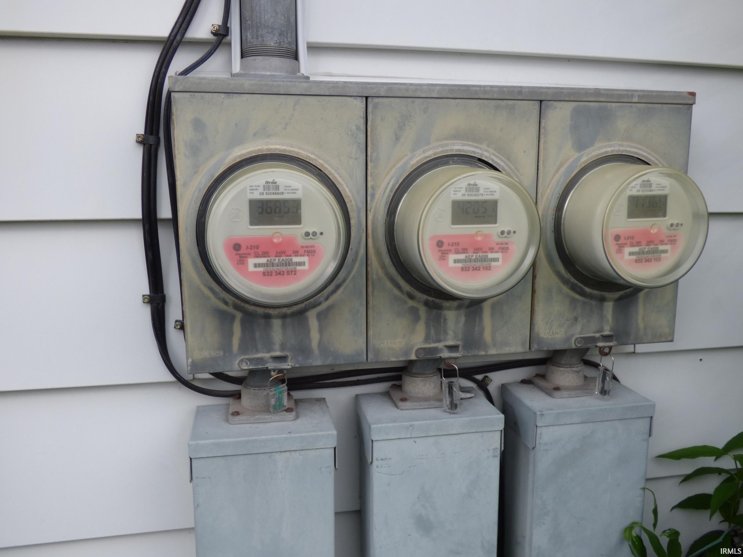 922 S Twyckenham Drive