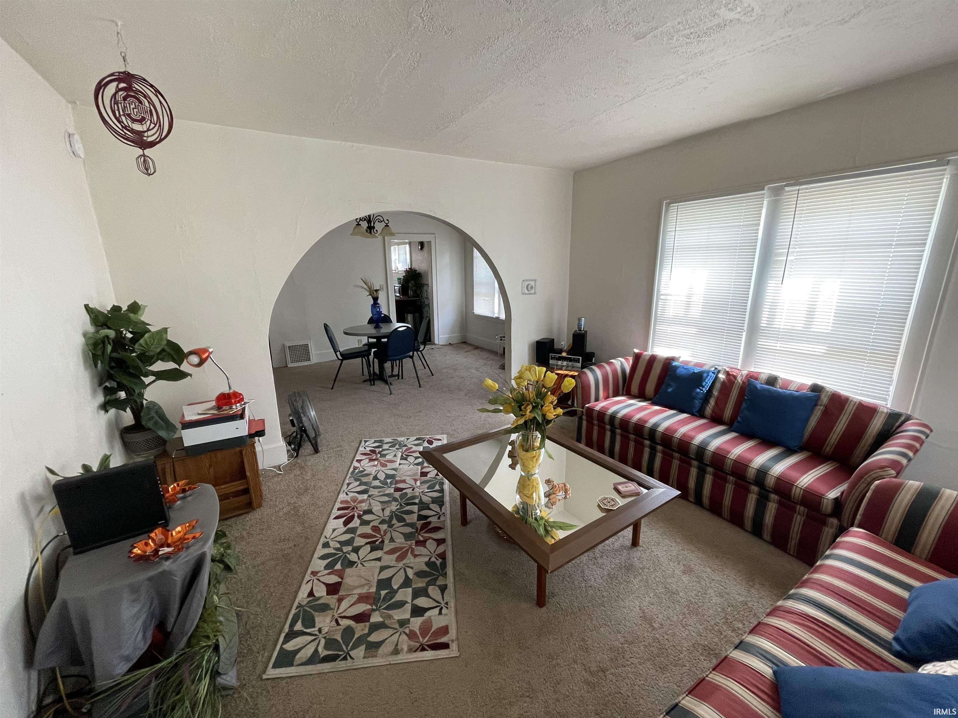 922 S Twyckenham Drive