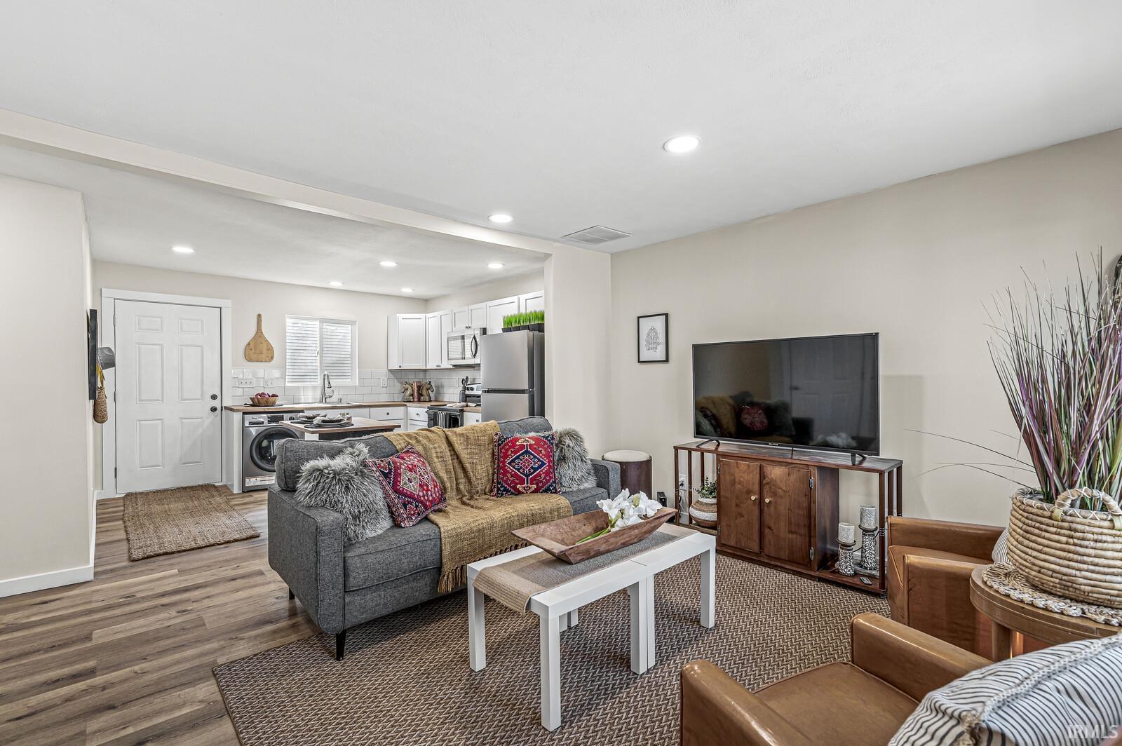 2822 W Dunham Street