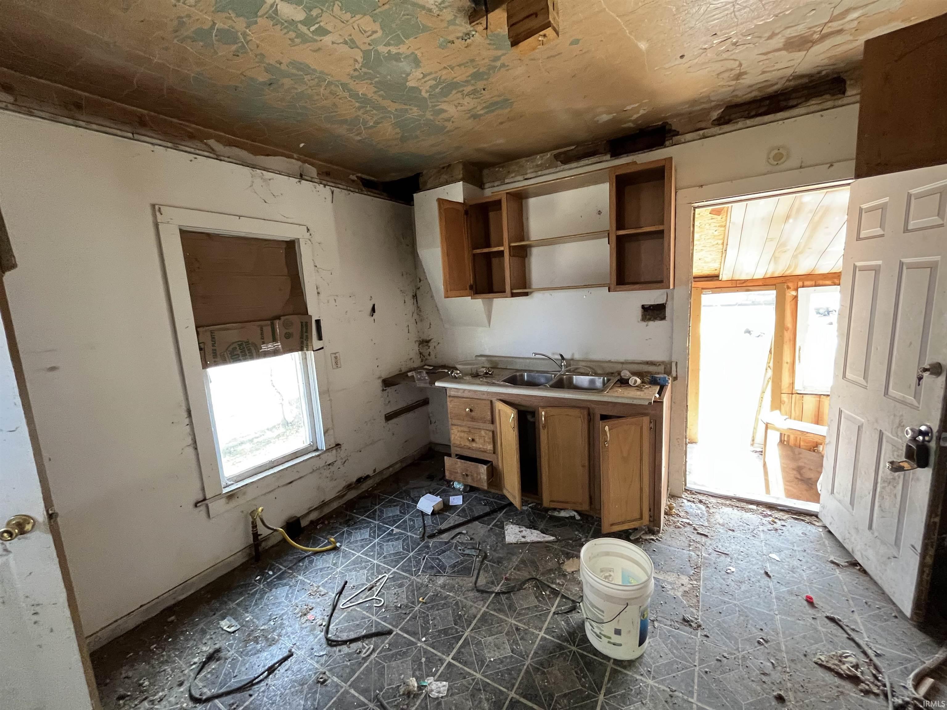 1410 W Indiana Avenue