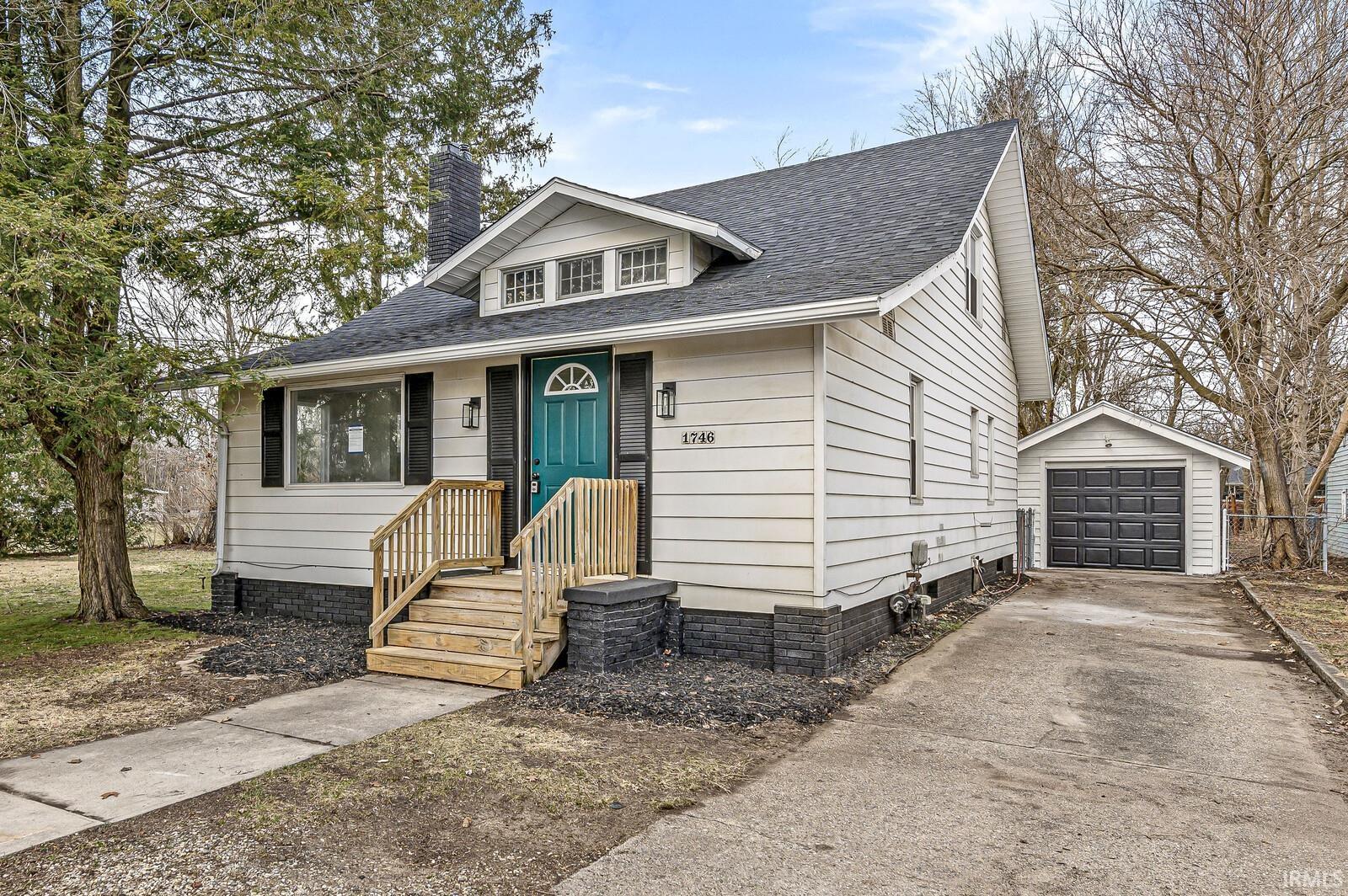 1746 E Beardsley Avenue