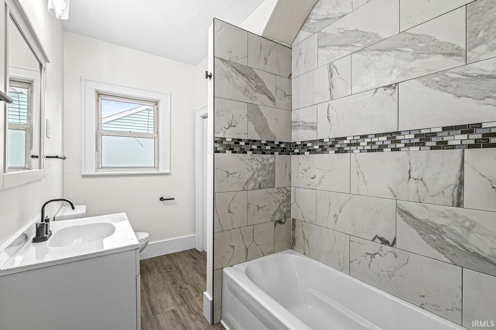 1746 E Beardsley Avenue