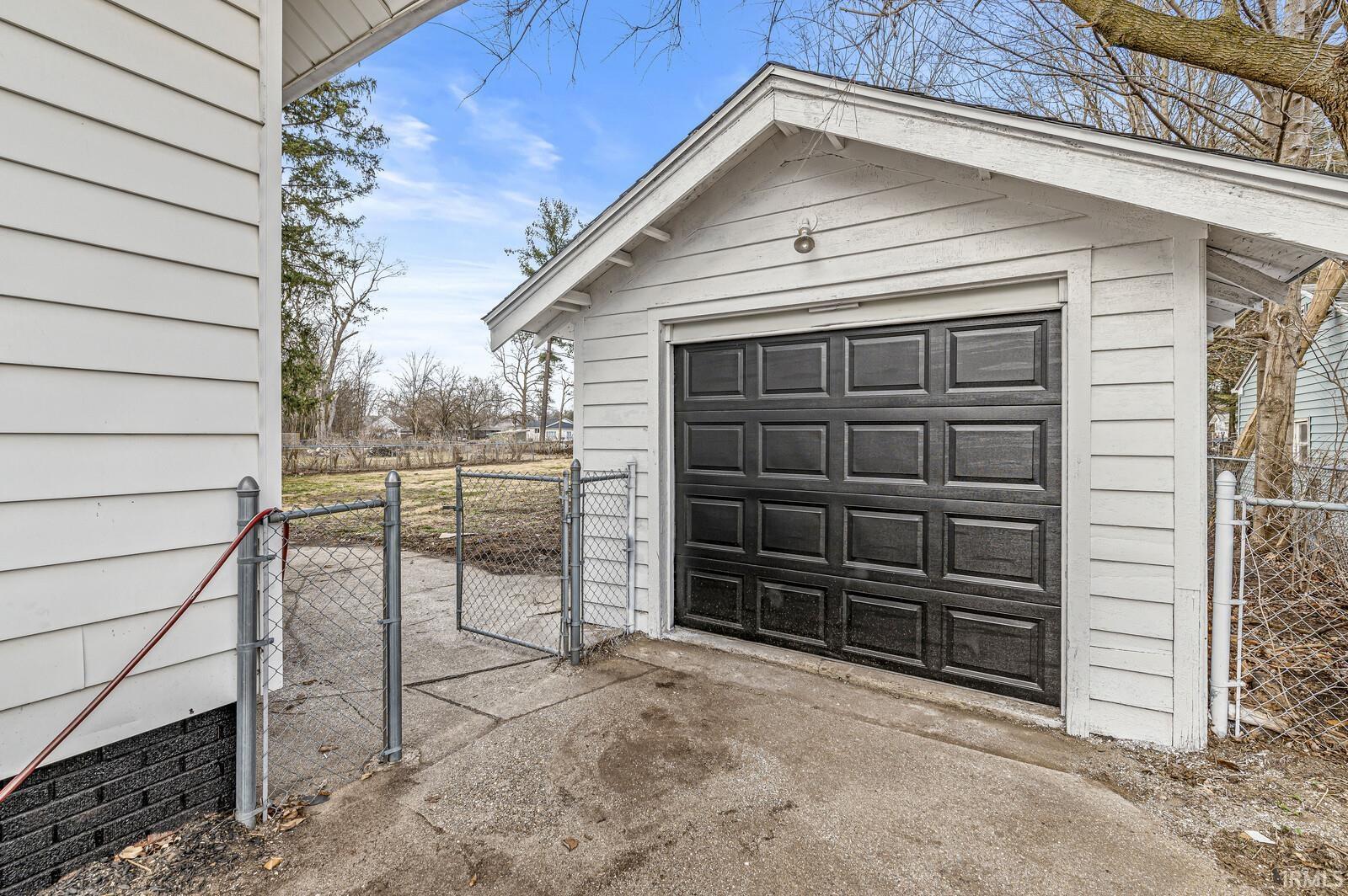 1746 E Beardsley Avenue