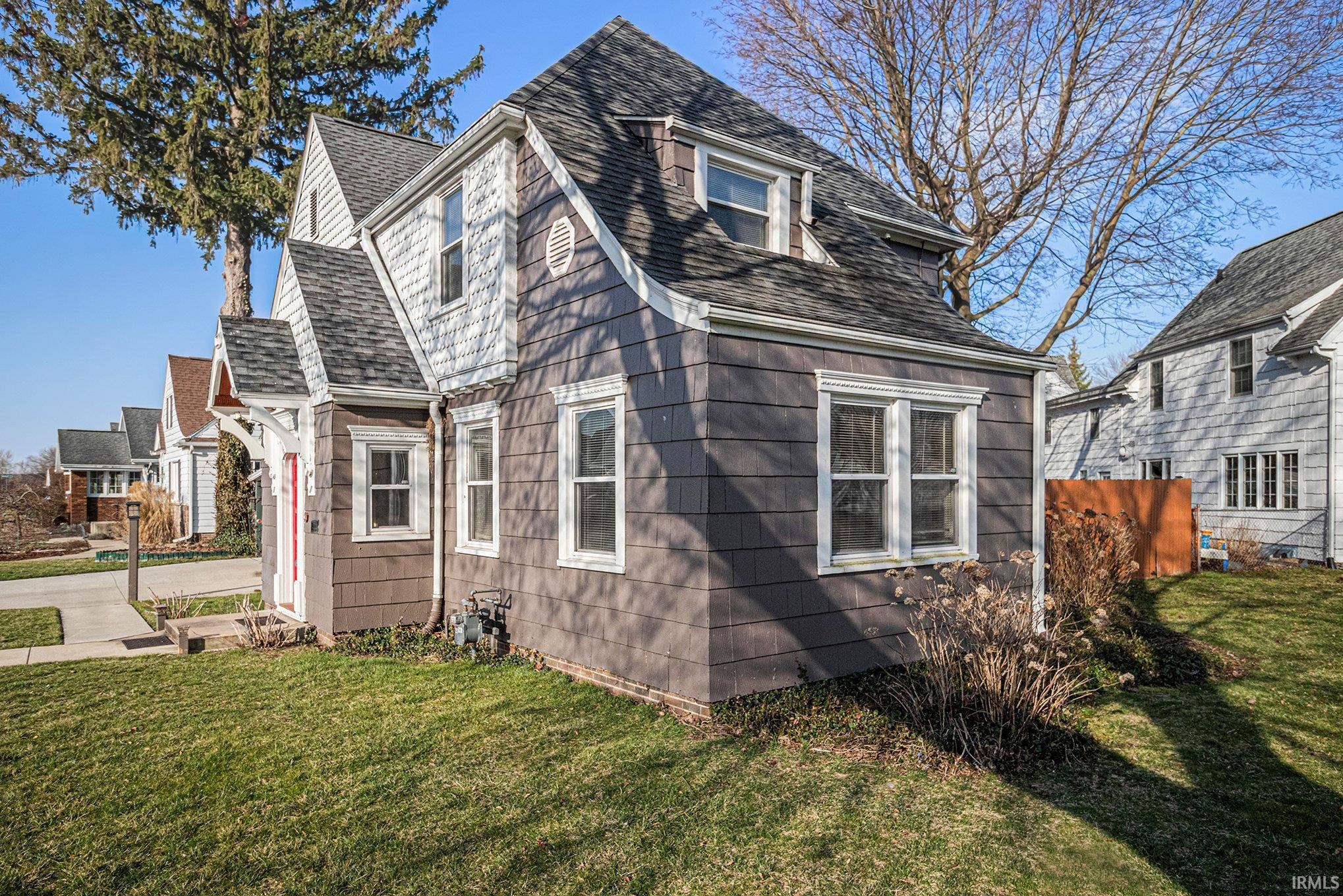 1433 Longfellow Avenue