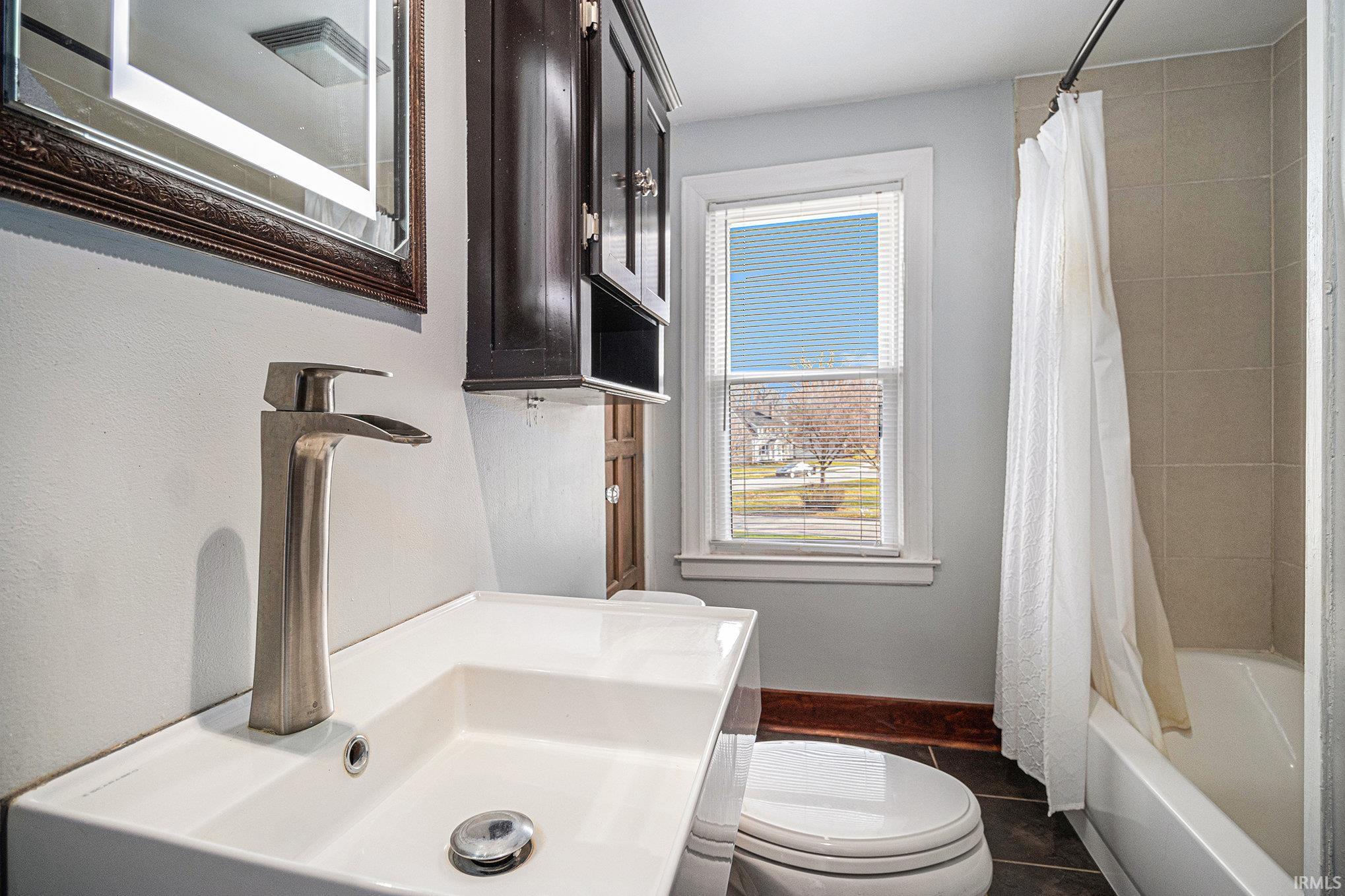 1433 Longfellow Avenue