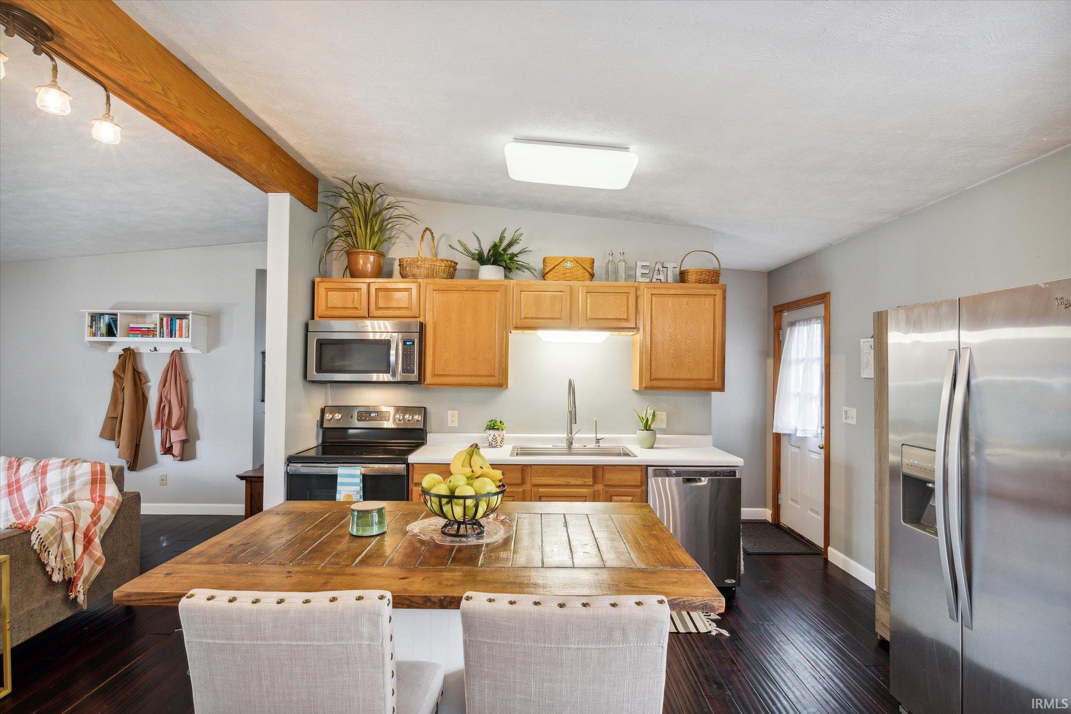 58660 Palace Place Lane