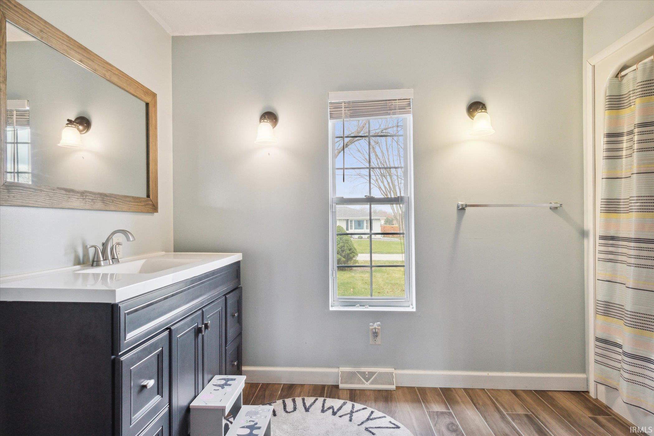 58660 Palace Place Lane